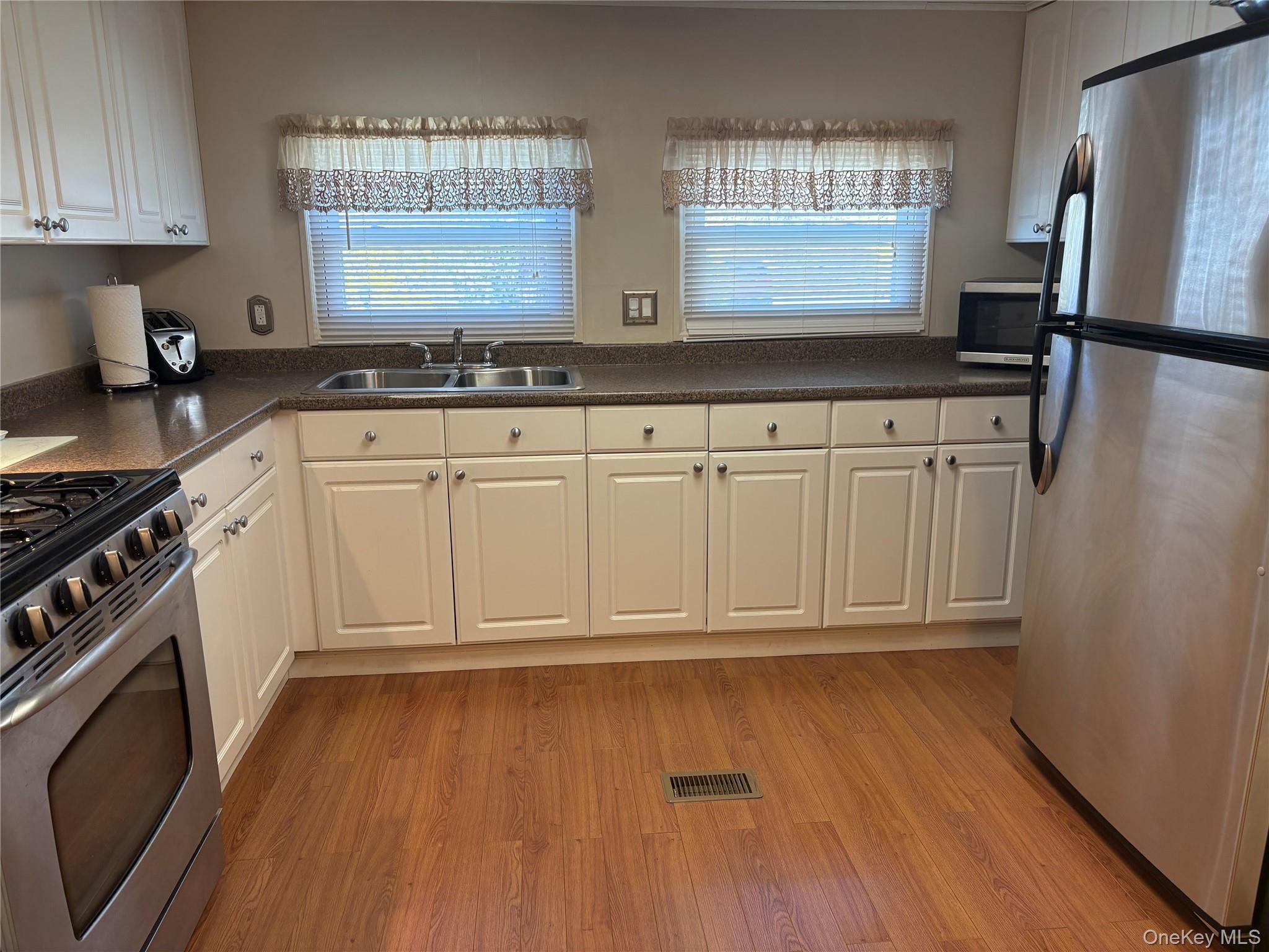 Single Family Riverleigh  Suffolk County, NY 11901, MLS-983416-5