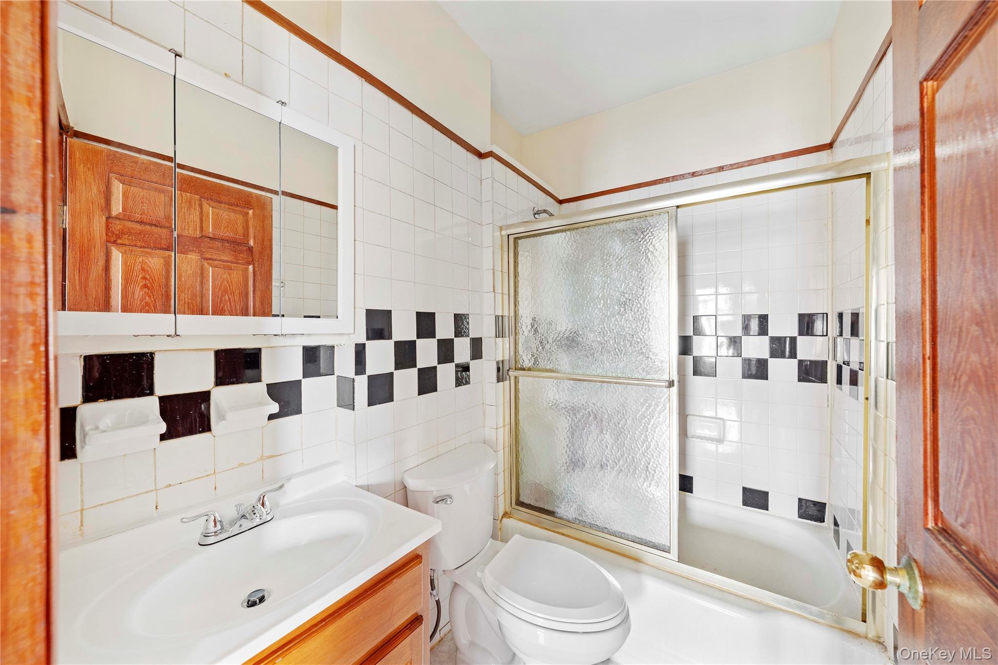 Single Family 77th  Queens, NY 11421, MLS-983420-12