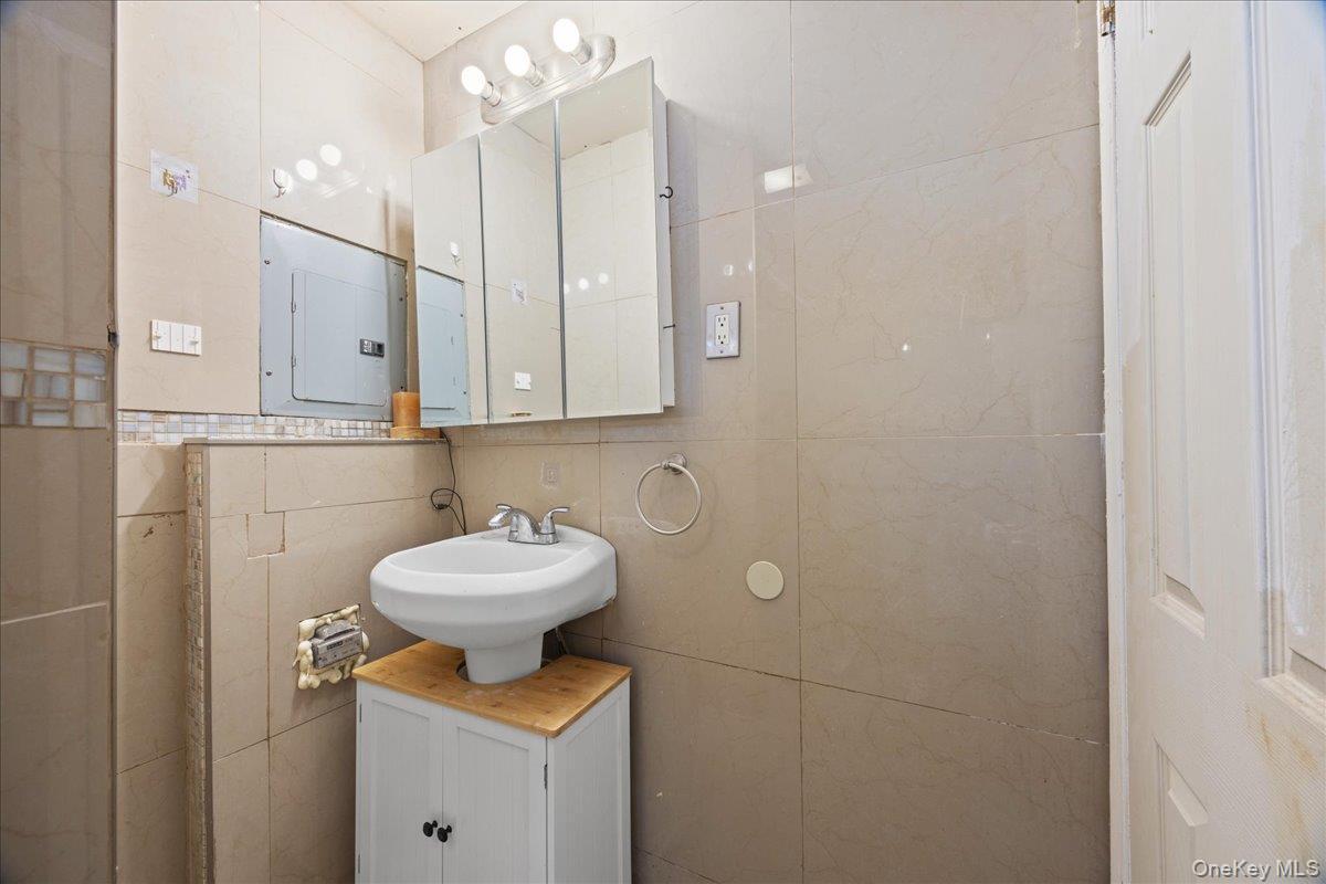 Single Family Pennyfield  Bronx, NY 10465, MLS-983439-17