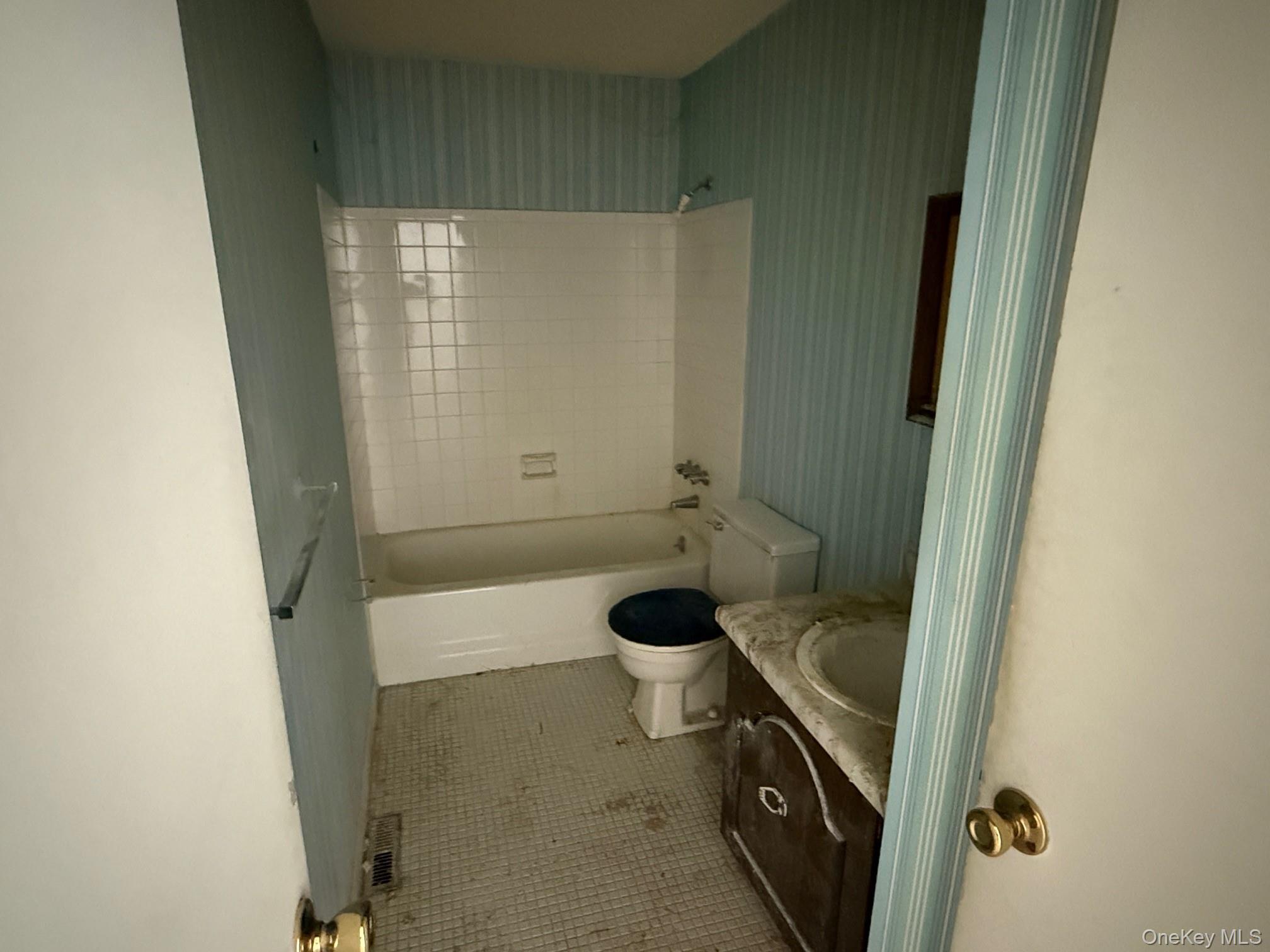 Condo Fieldstone  Suffolk County, NY 11953, MLS-983442-13