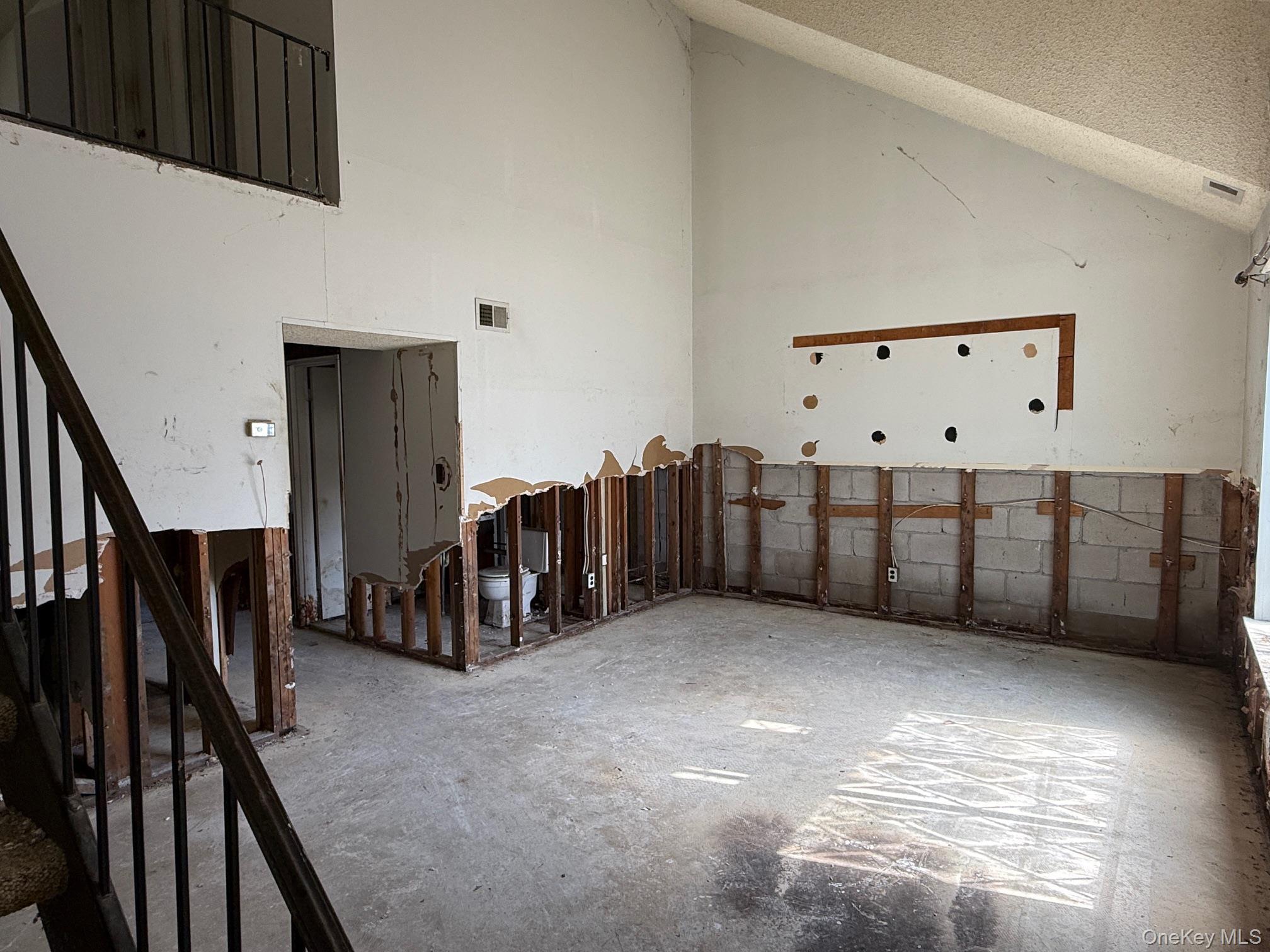 Condo Fieldstone  Suffolk County, NY 11953, MLS-983442-2