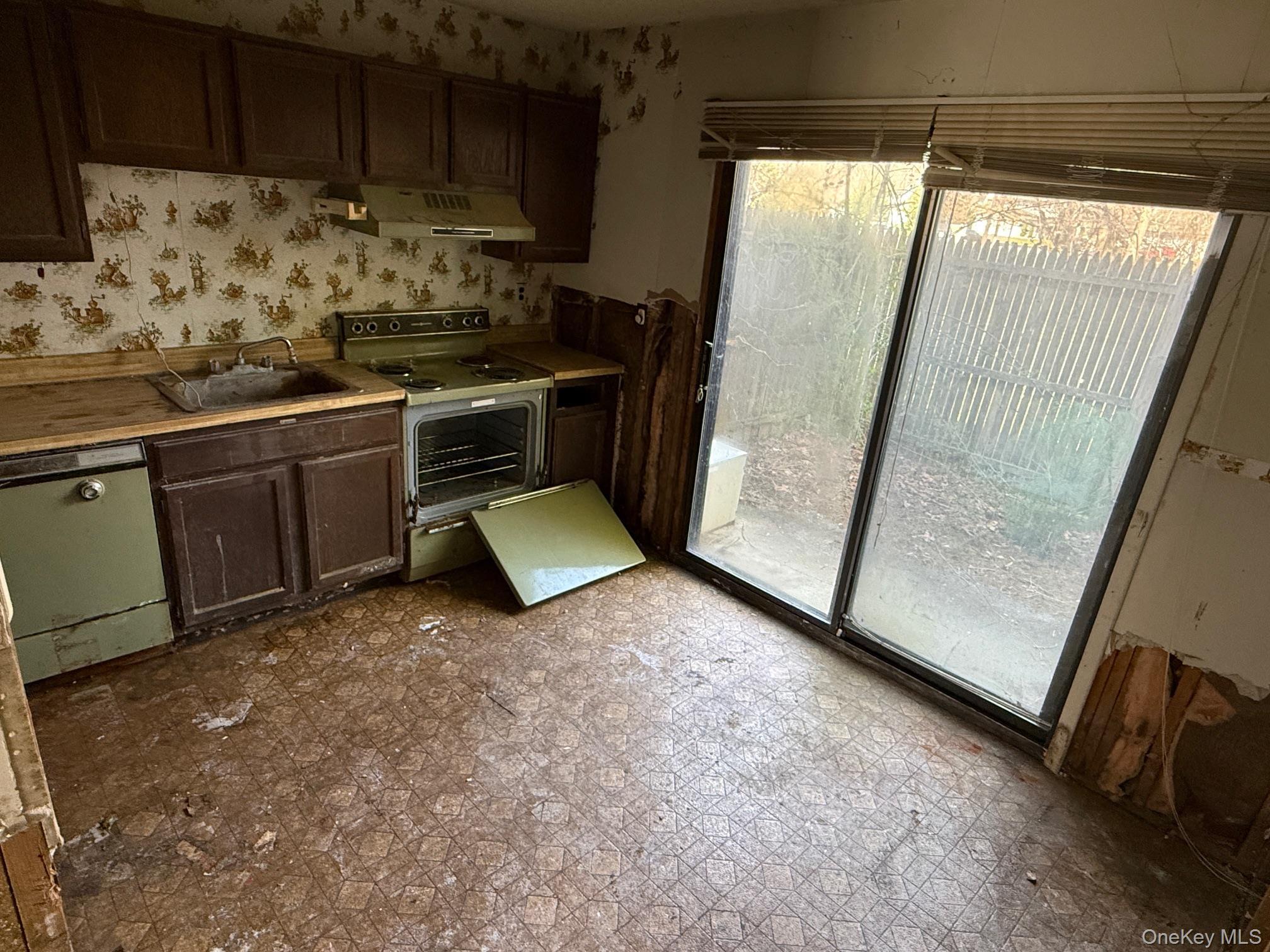 Condo Fieldstone  Suffolk County, NY 11953, MLS-983442-6