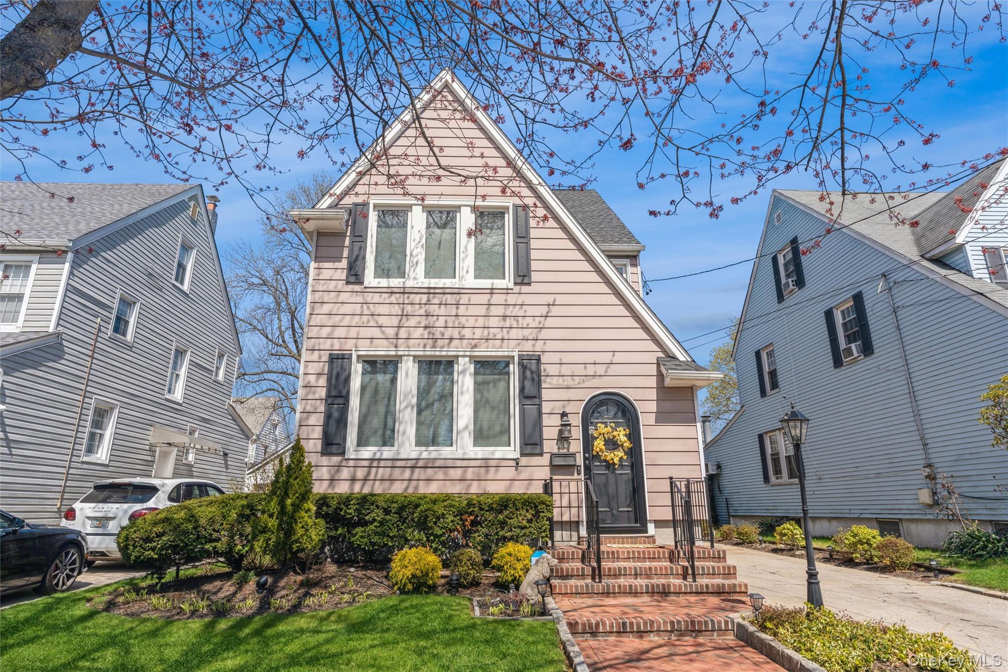 Single Family Carstairs  Nassau County, NY 11581, MLS-983462-20
