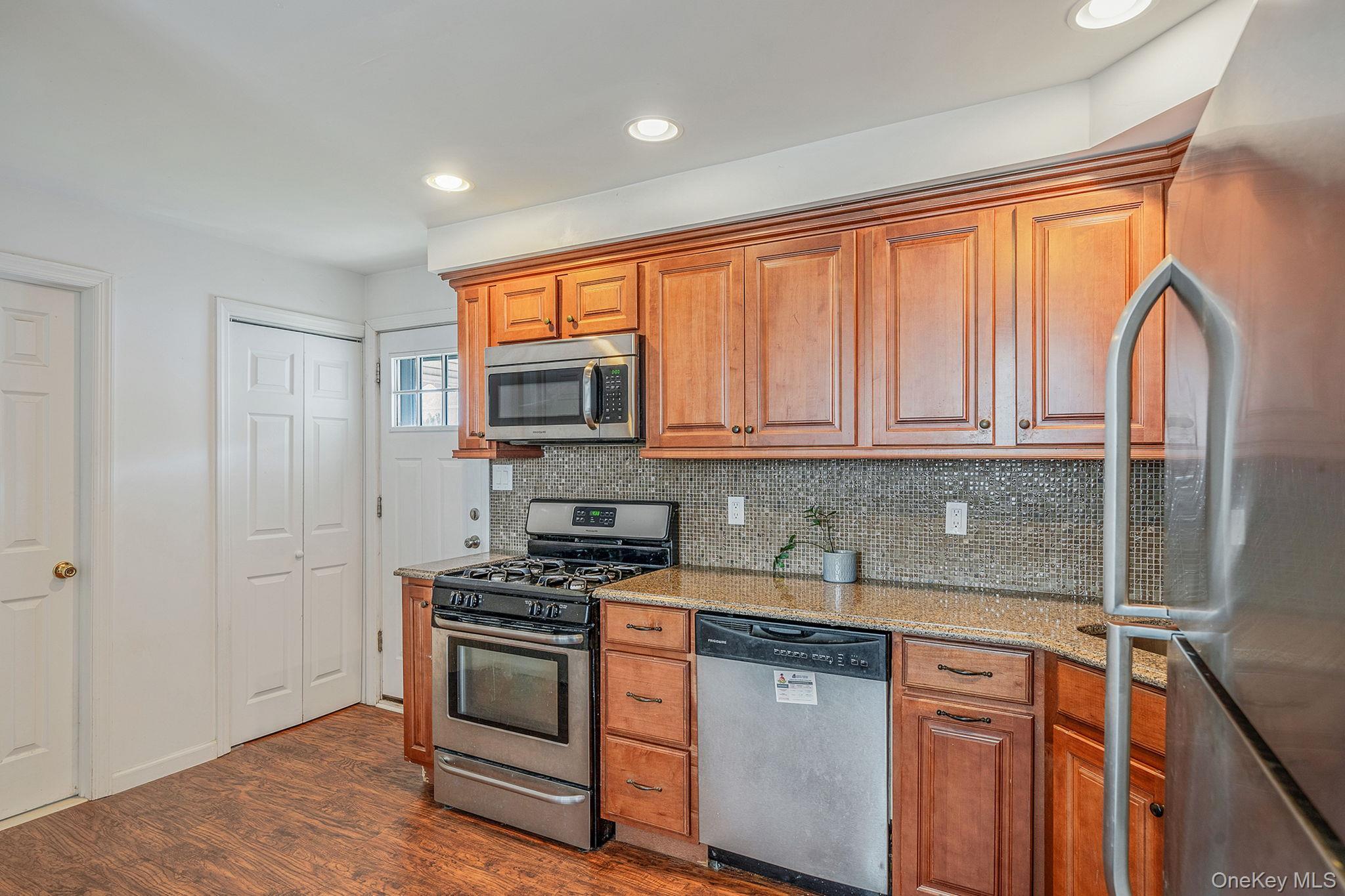 Single Family Ionia  Nassau County, NY 11783, MLS-983499-11