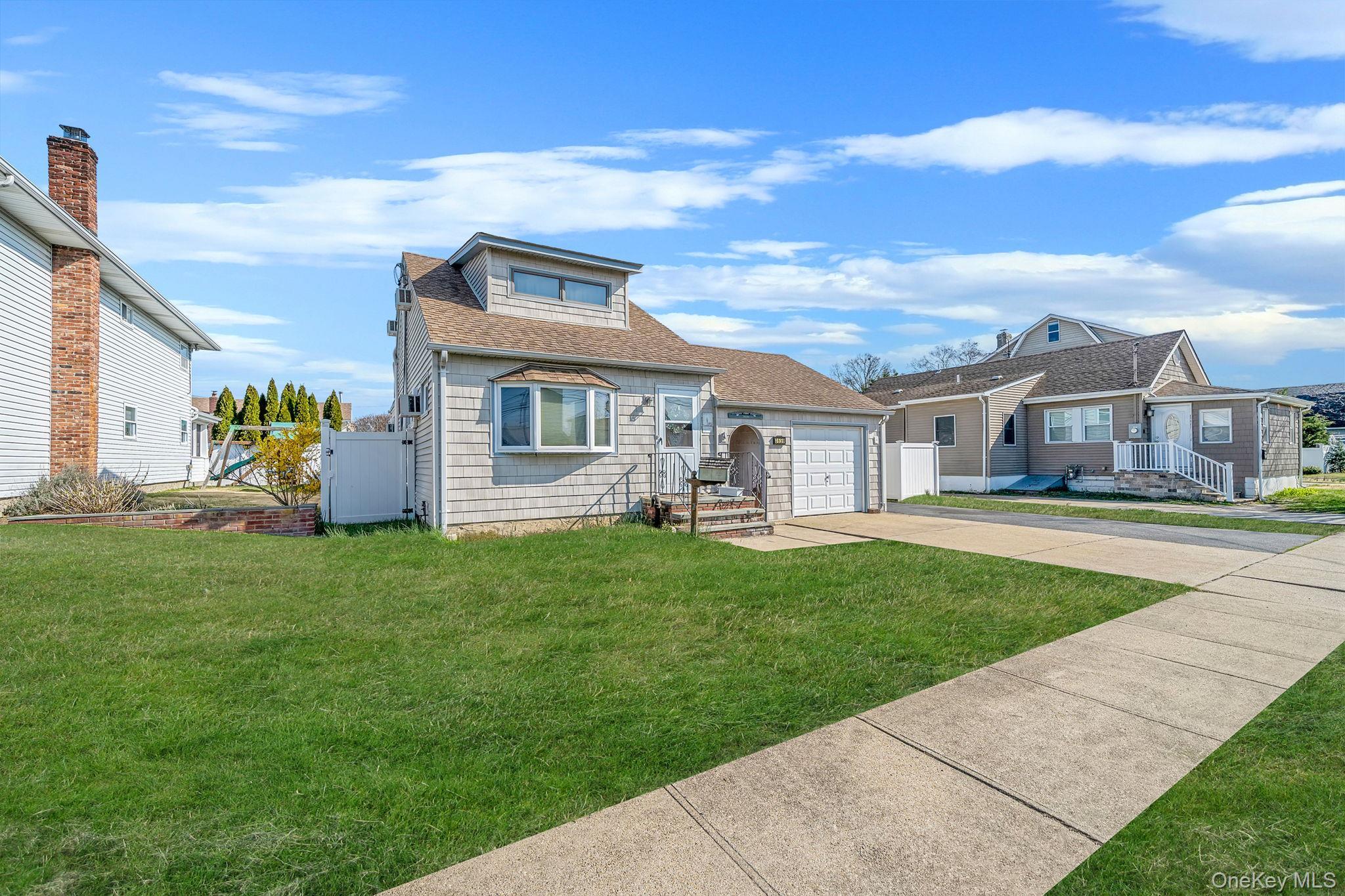 Single Family Ionia  Nassau County, NY 11783, MLS-983499-3