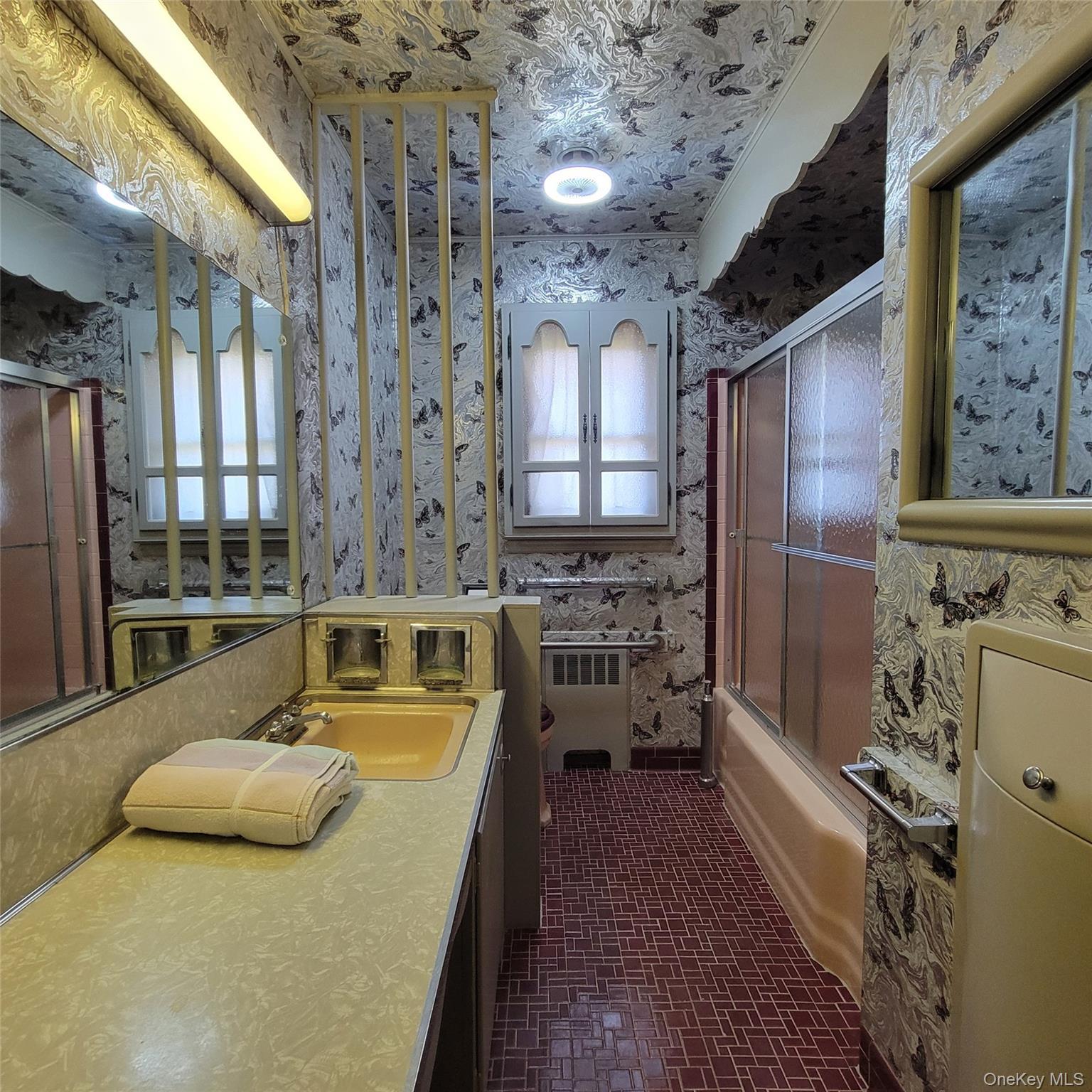 Single Family Jerusalem  Nassau County, NY 11793, MLS-983512-10