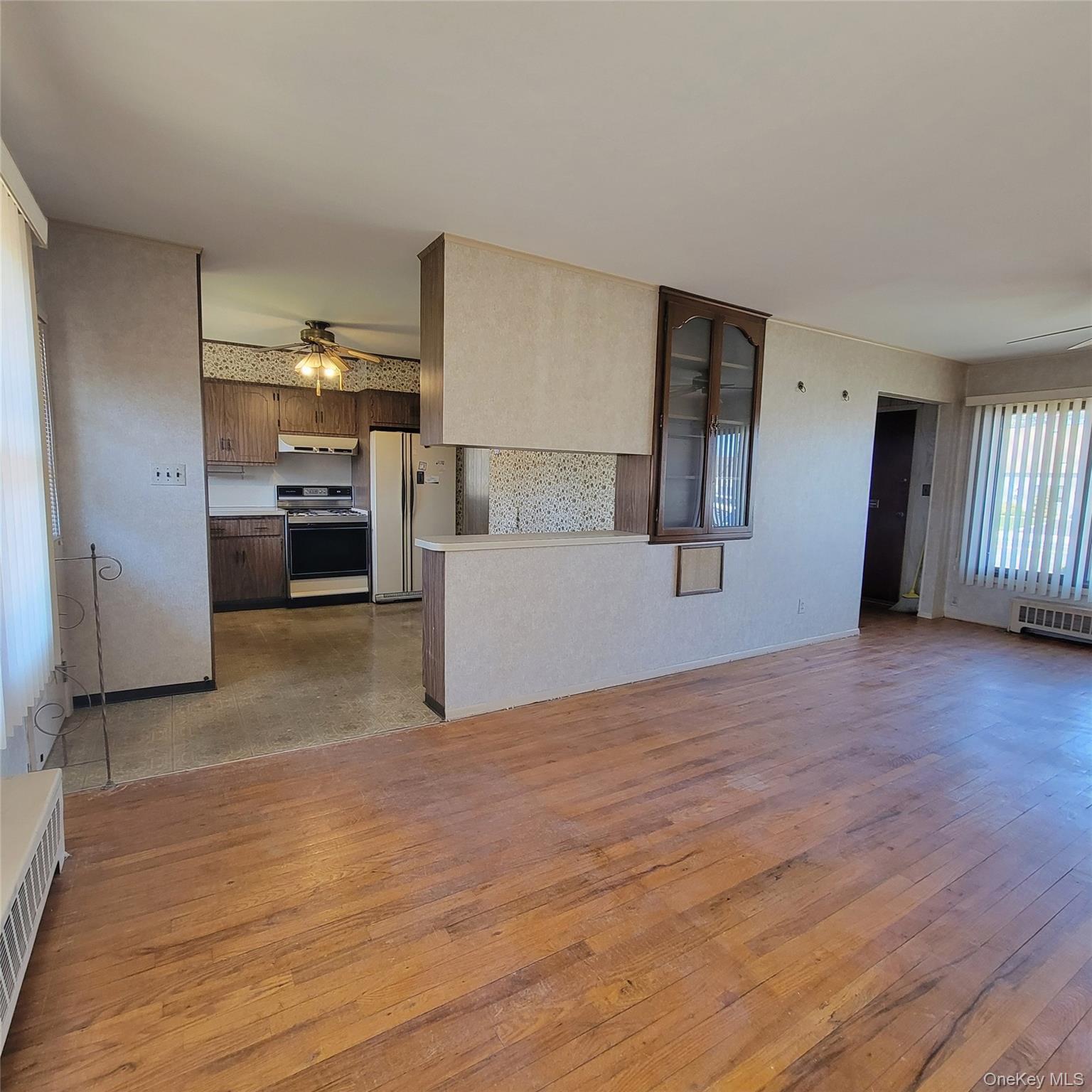 Single Family Jerusalem  Nassau County, NY 11793, MLS-983512-6