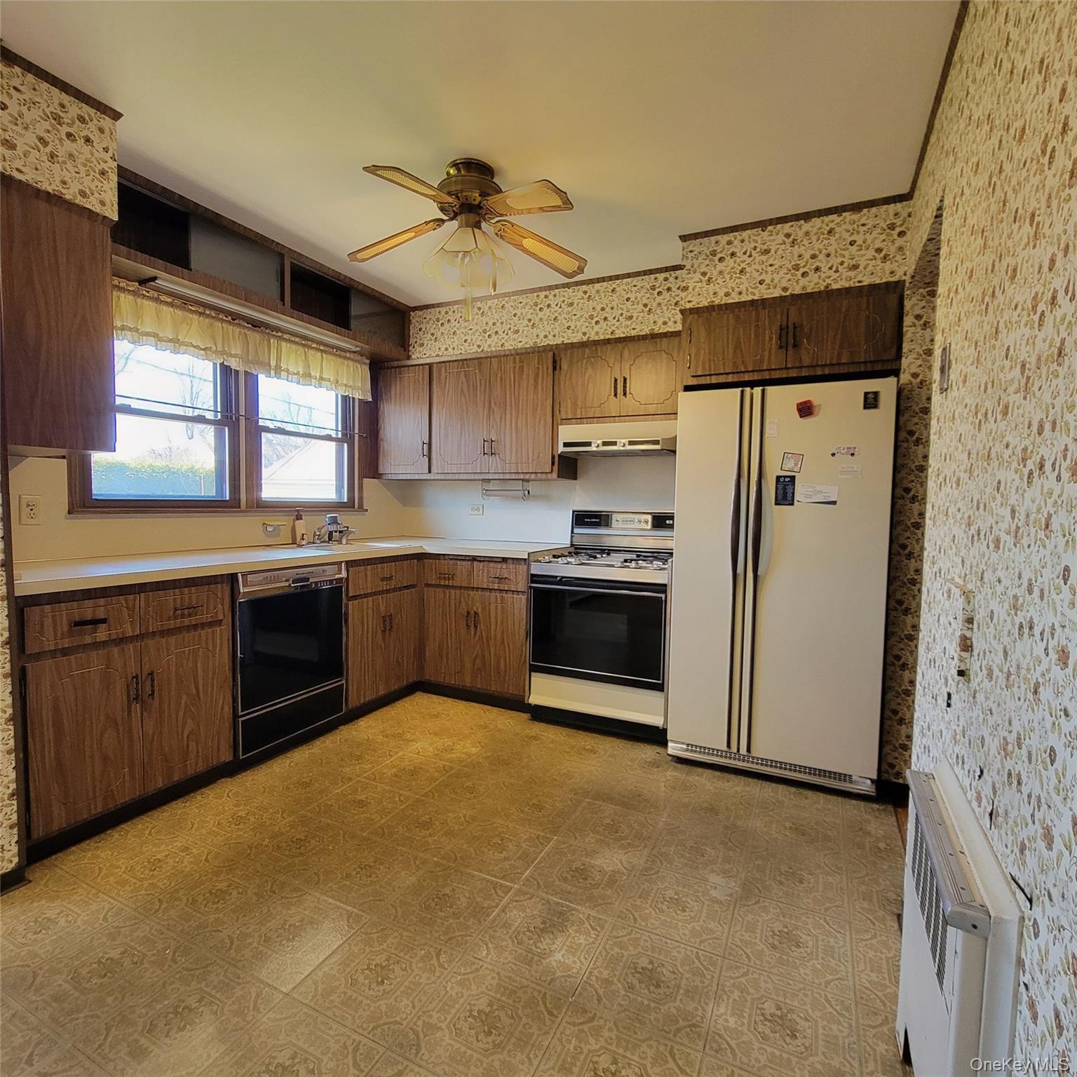 Single Family Jerusalem  Nassau County, NY 11793, MLS-983512-8