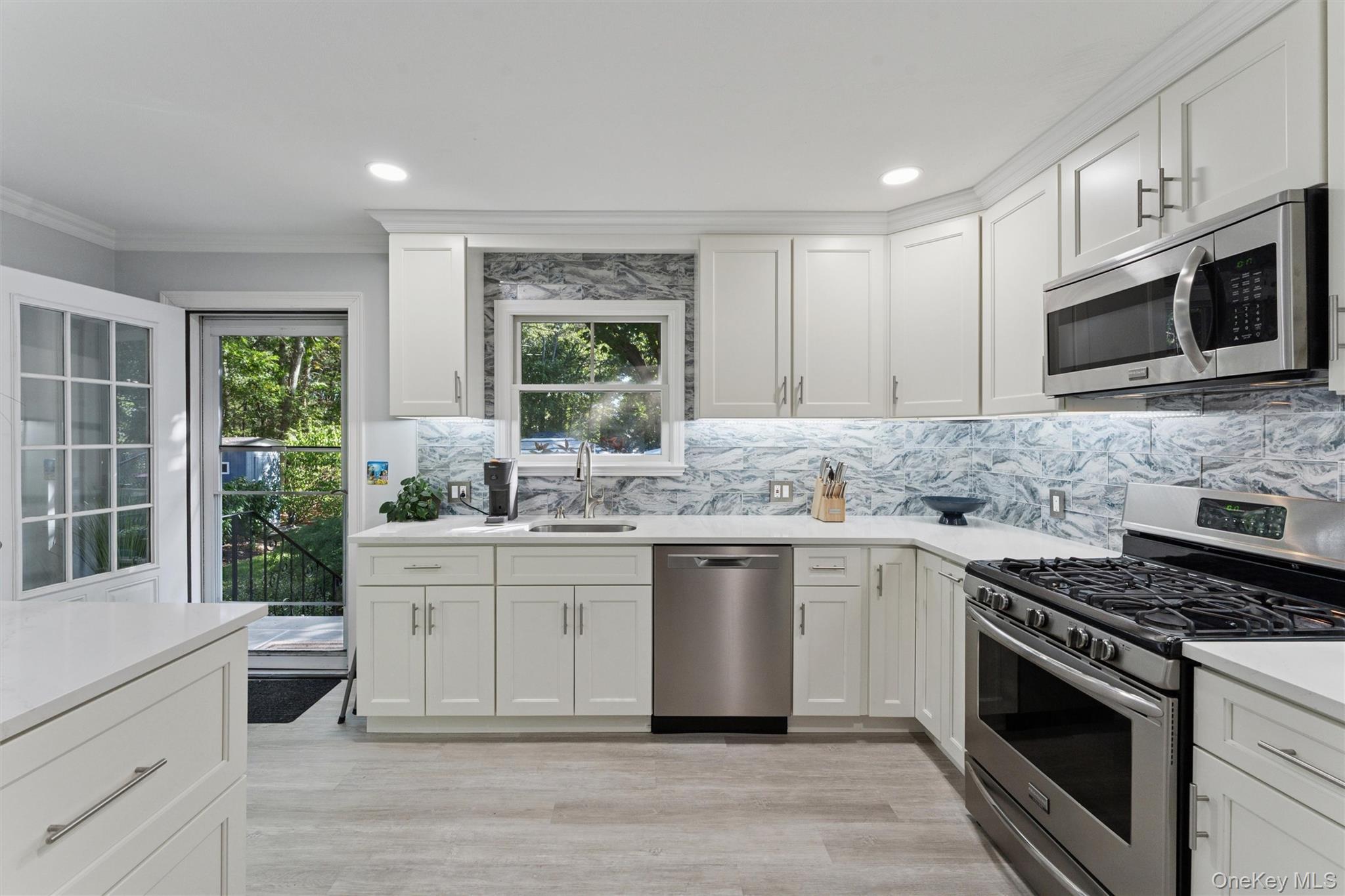 Single Family Cozine  Suffolk County, NY 11934, MLS-983532-6