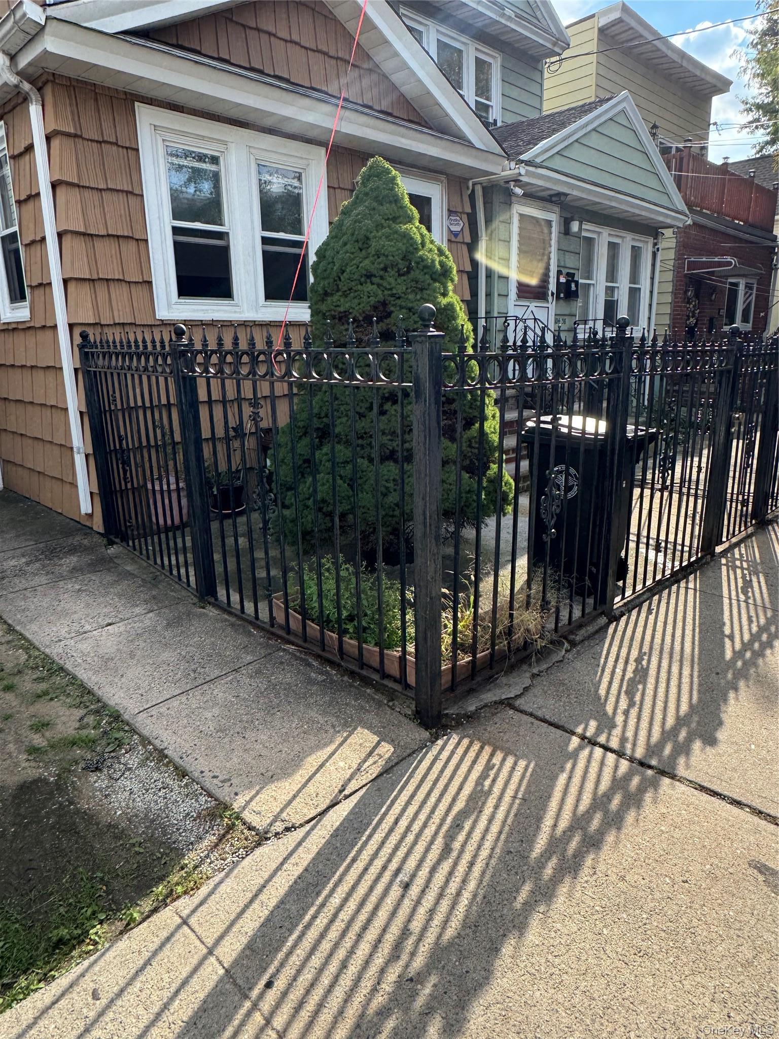 Single Family 89th Avenue  Queens, NY 11418, MLS-983536-4