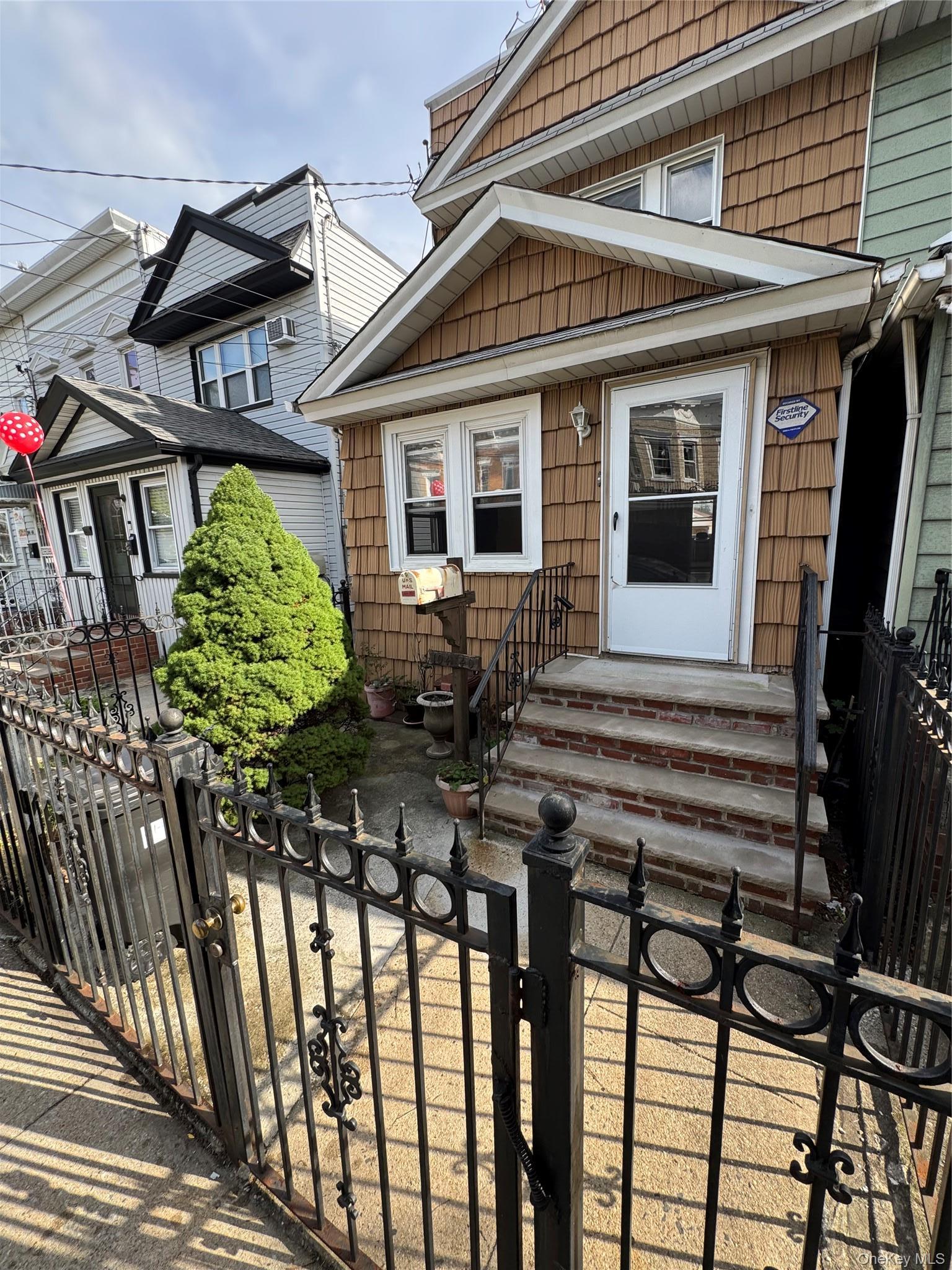 Single Family 89th Avenue  Queens, NY 11418, MLS-983536-5