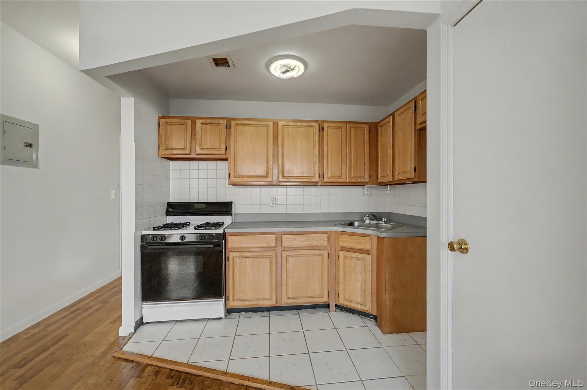 Single Family Bradhurst Avenue Manhattan, NY 10030, MLS-983558-25