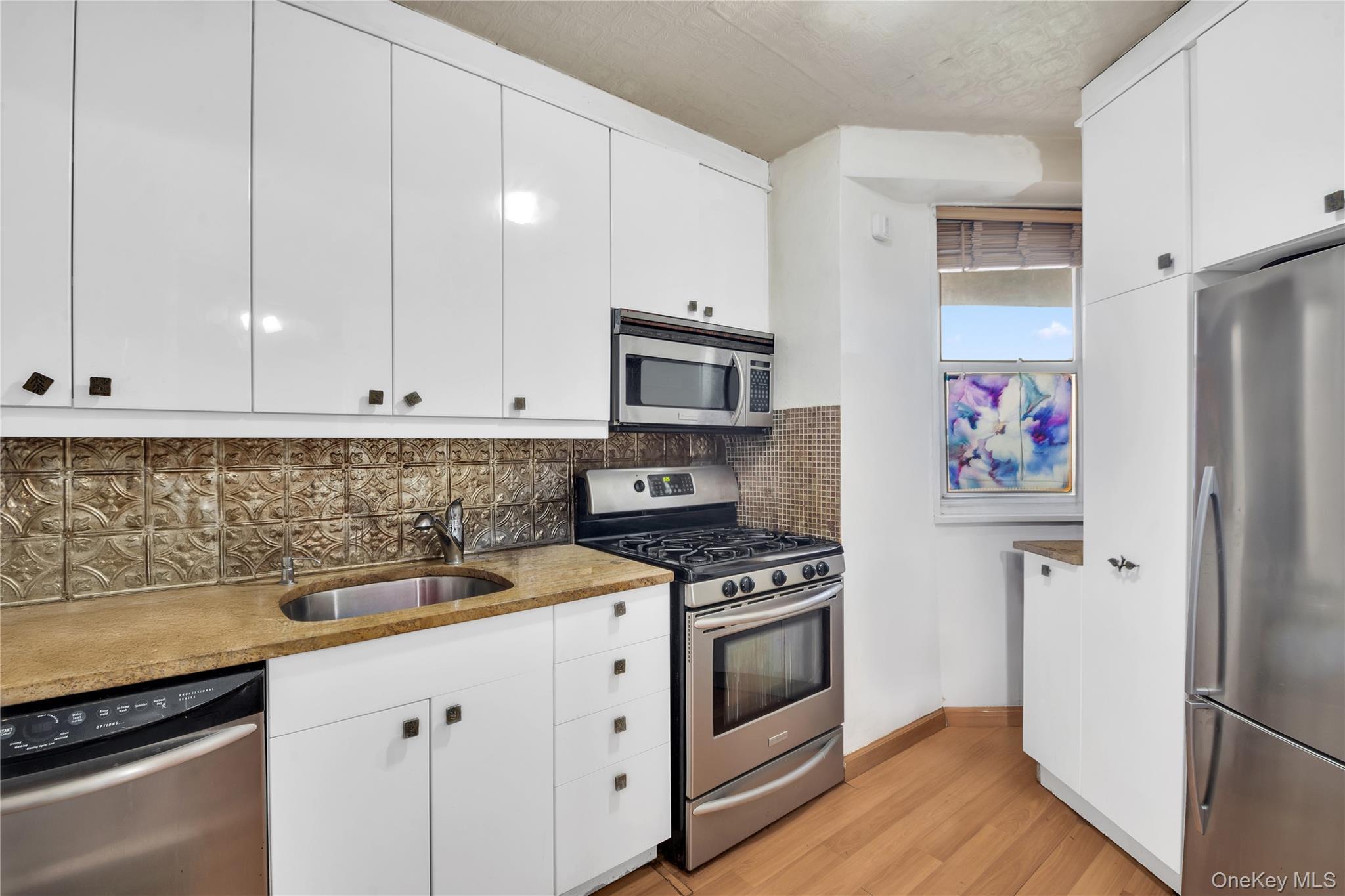 Coop Arlington Avenue  Bronx, NY 10471, MLS-983563-2