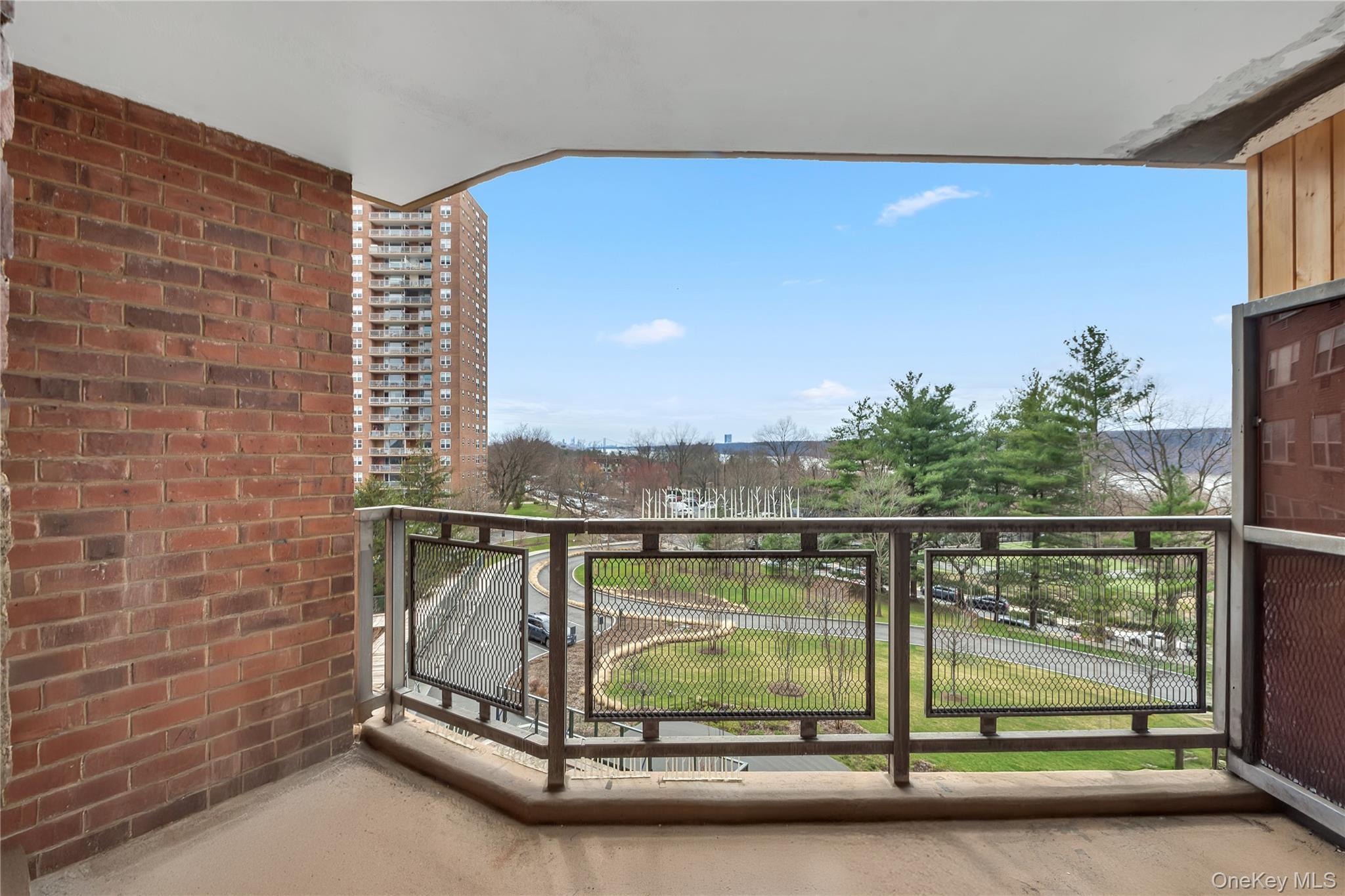 Coop Arlington Avenue  Bronx, NY 10471, MLS-983563-7