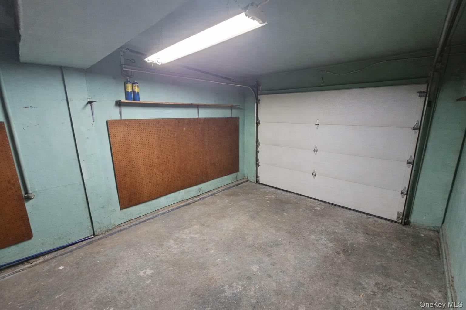 Single Family Fountain  Suffolk County, NY 11784, MLS-983587-28