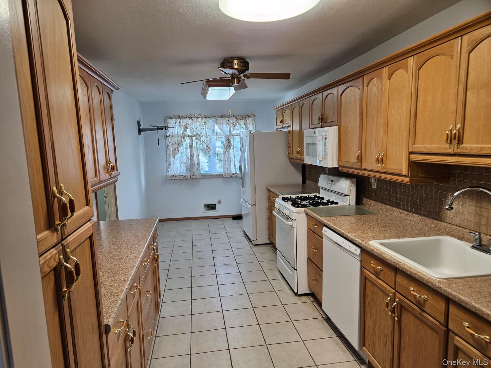 Single Family Fountain  Suffolk County, NY 11784, MLS-983587-3