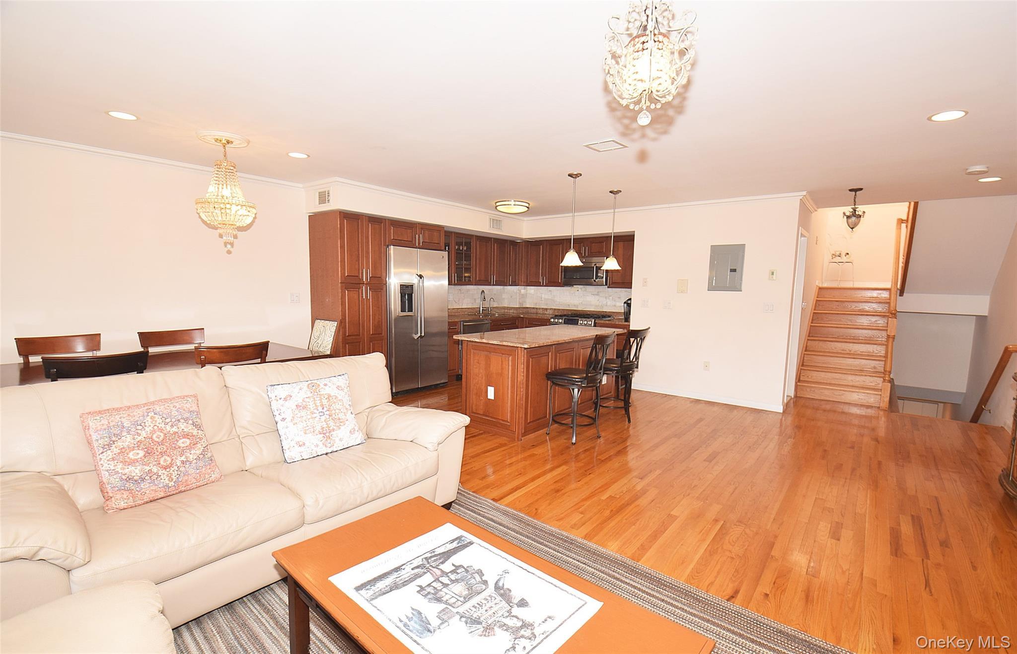 Condo Jordan  Queens, NY 11360, MLS-983601-7