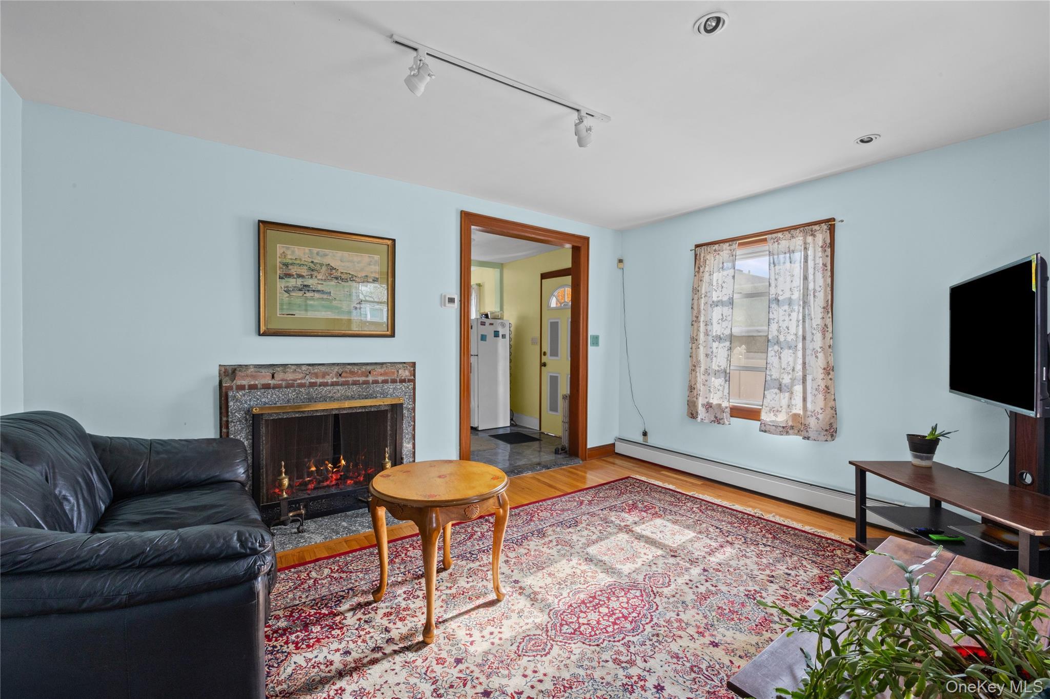 Single Family Davison  Nassau County, NY 11563, MLS-983637-10
