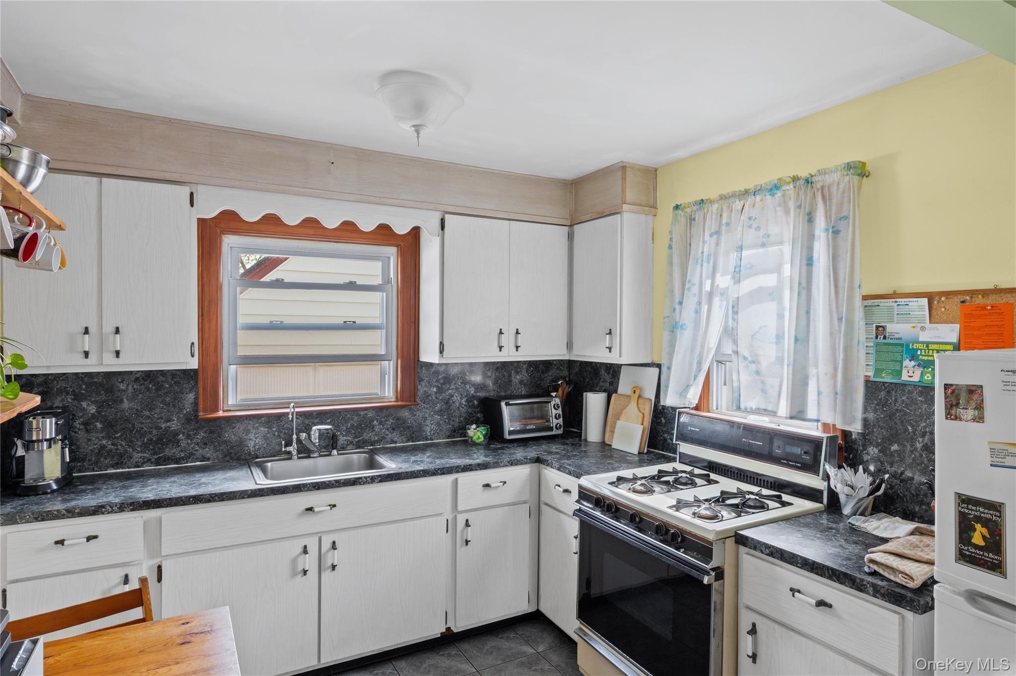 Single Family Davison  Nassau County, NY 11563, MLS-983637-13