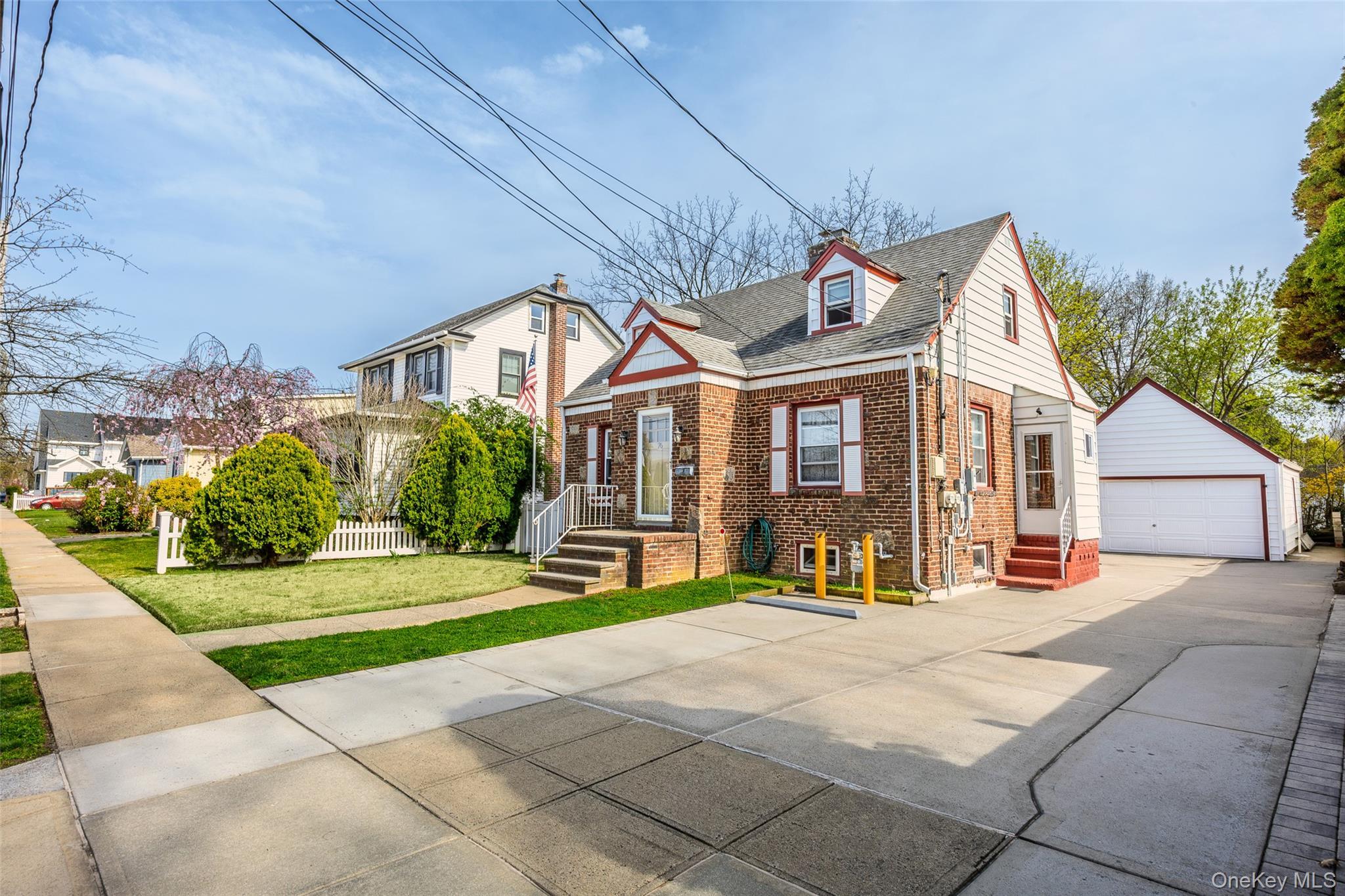 Single Family Davison  Nassau County, NY 11563, MLS-983637-2