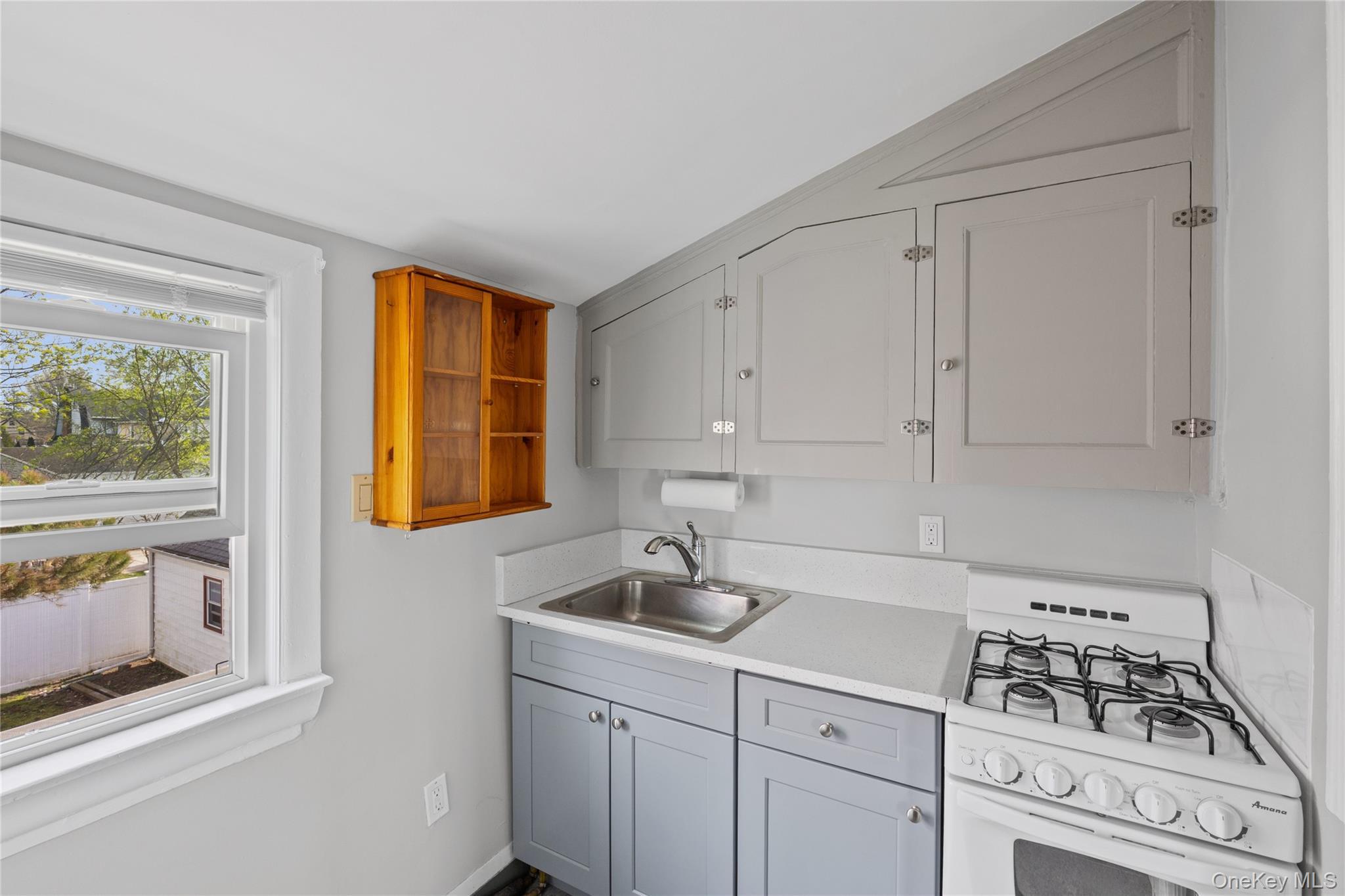 Single Family Davison  Nassau County, NY 11563, MLS-983637-22