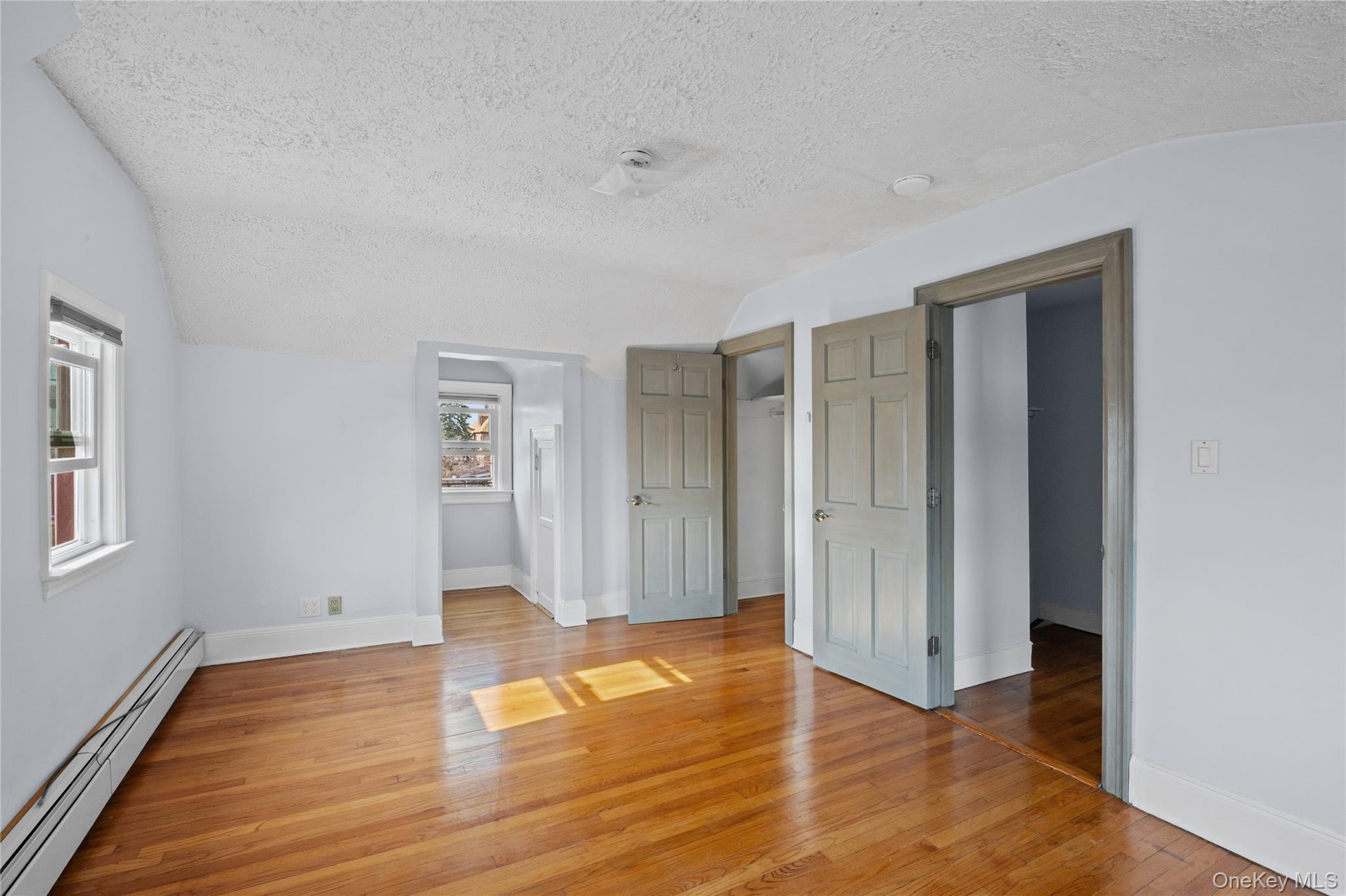 Single Family Davison  Nassau County, NY 11563, MLS-983637-25