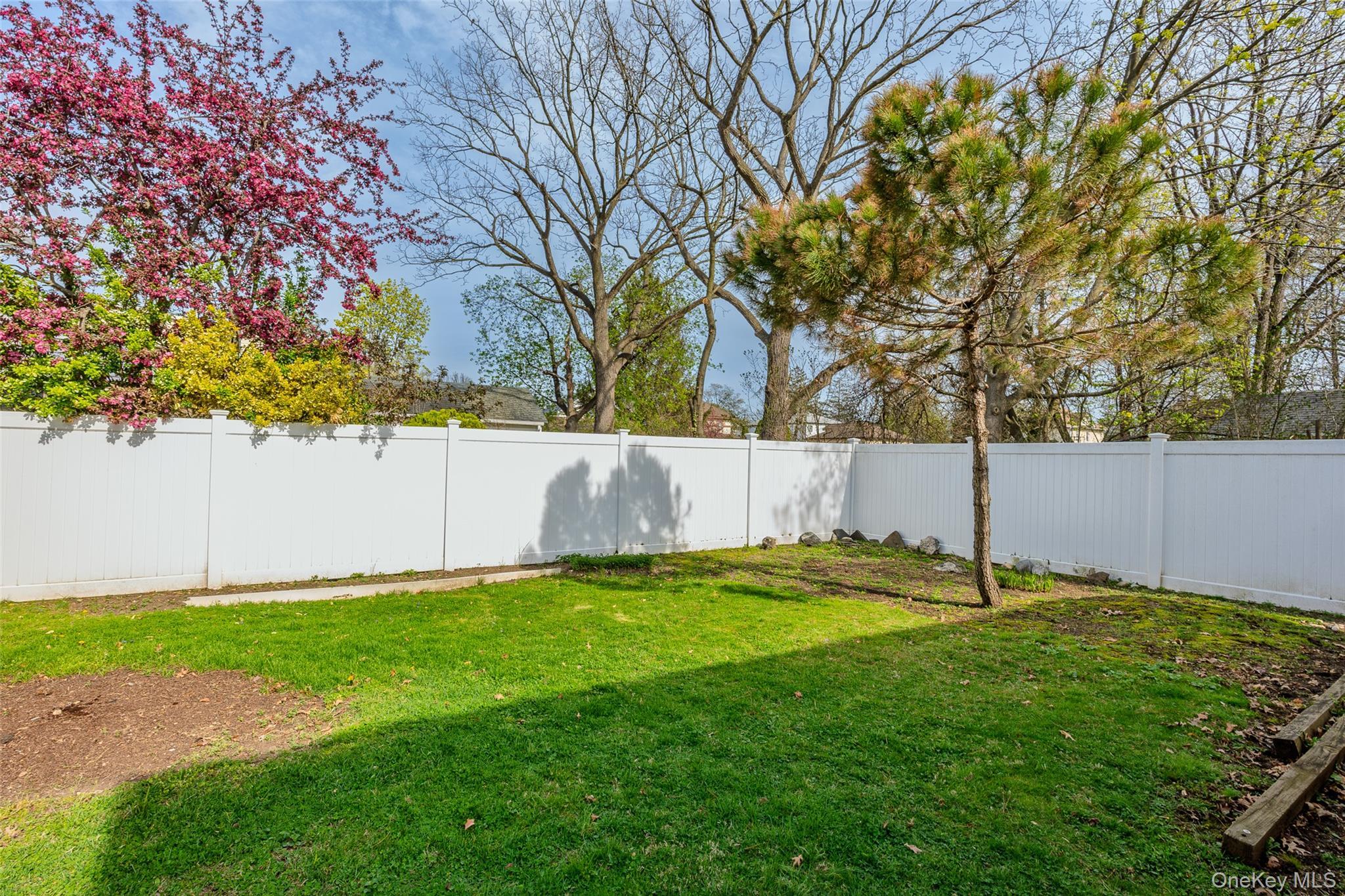 Single Family Davison  Nassau County, NY 11563, MLS-983637-29