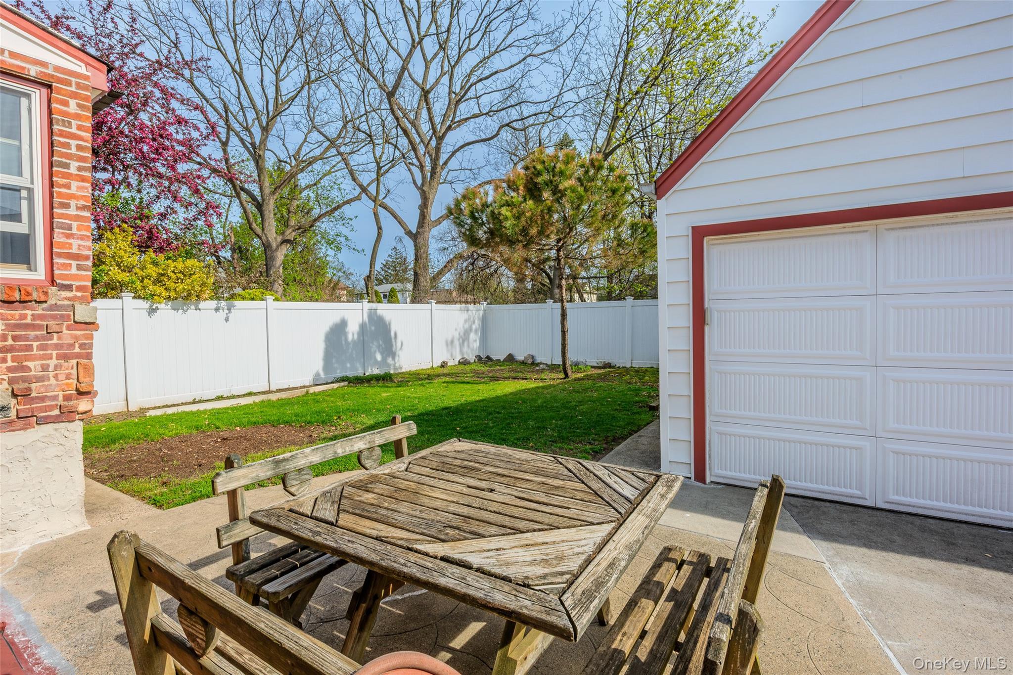 Single Family Davison  Nassau County, NY 11563, MLS-983637-33