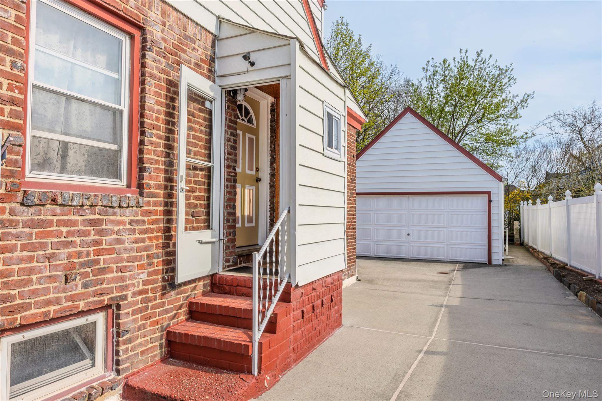 Single Family Davison  Nassau County, NY 11563, MLS-983637-34