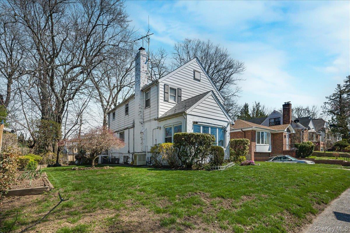Single Family Utopia Parkway Queens, NY 11432, MLS-983676-4