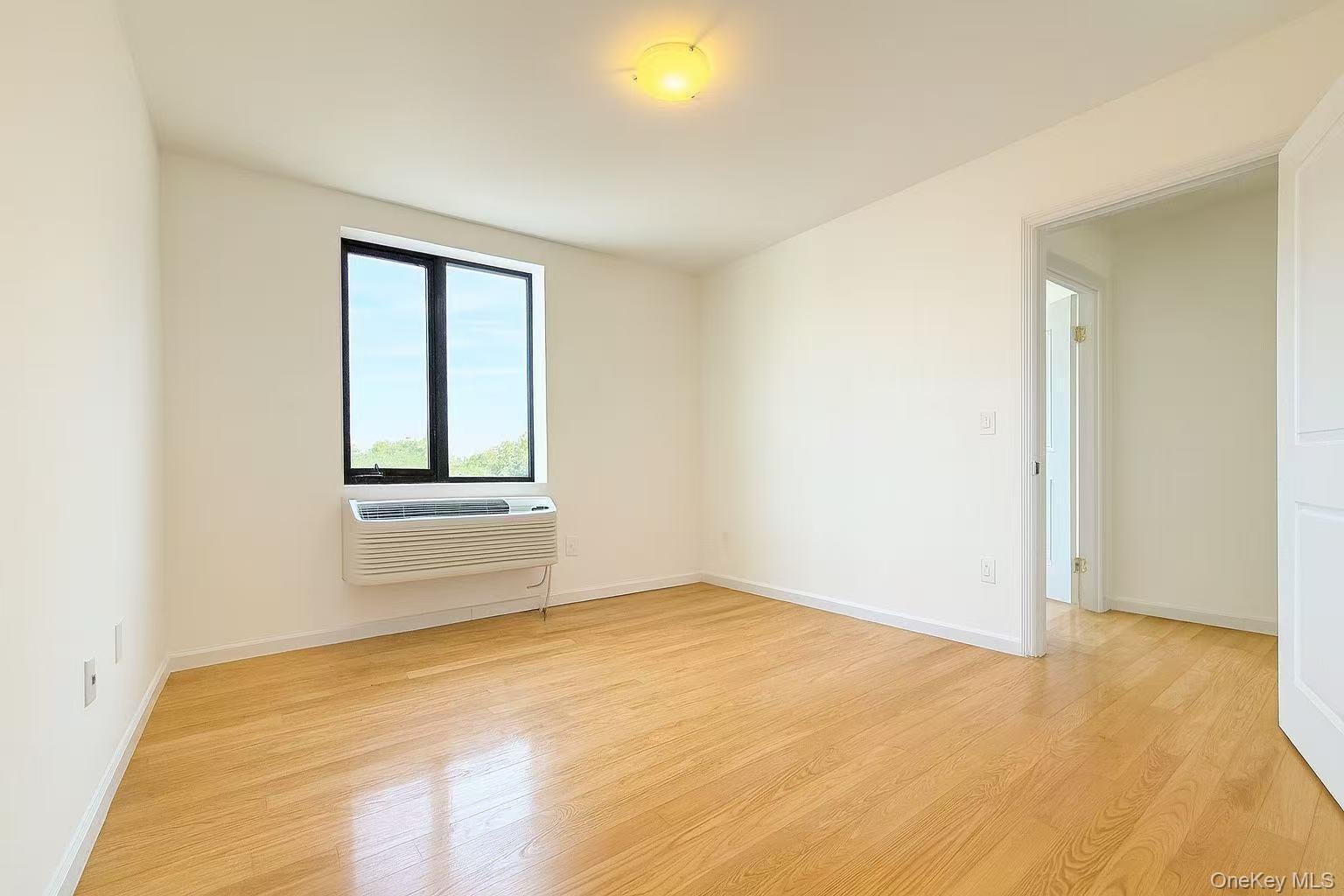 Condo Woodhaven  Queens, NY 11373, MLS-983684-10