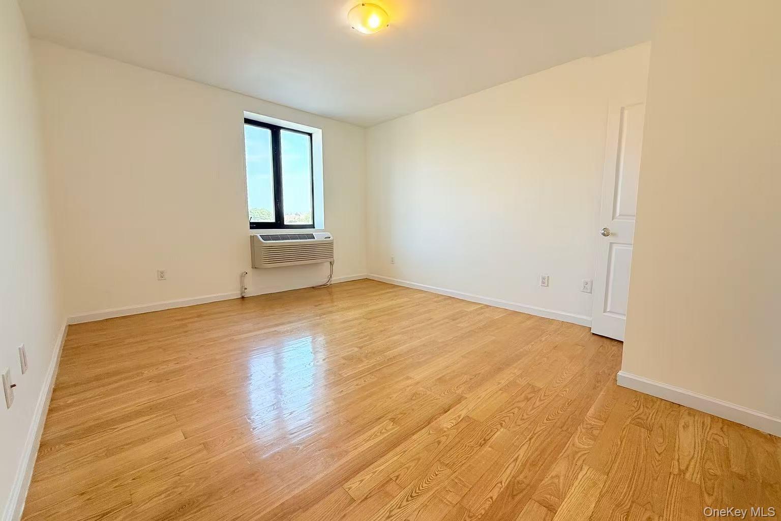 Condo Woodhaven  Queens, NY 11373, MLS-983684-11