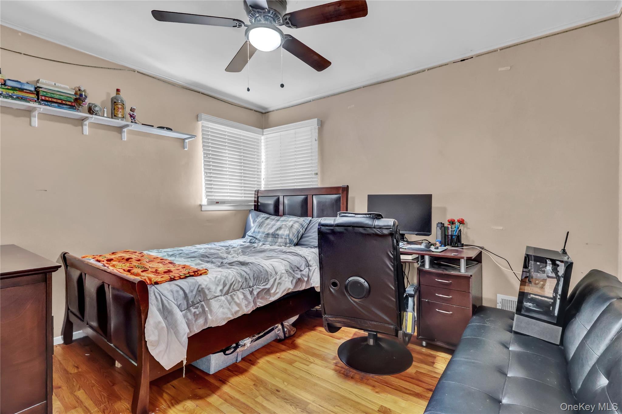 Single Family Hunter  Suffolk County, NY 11787, MLS-983686-27