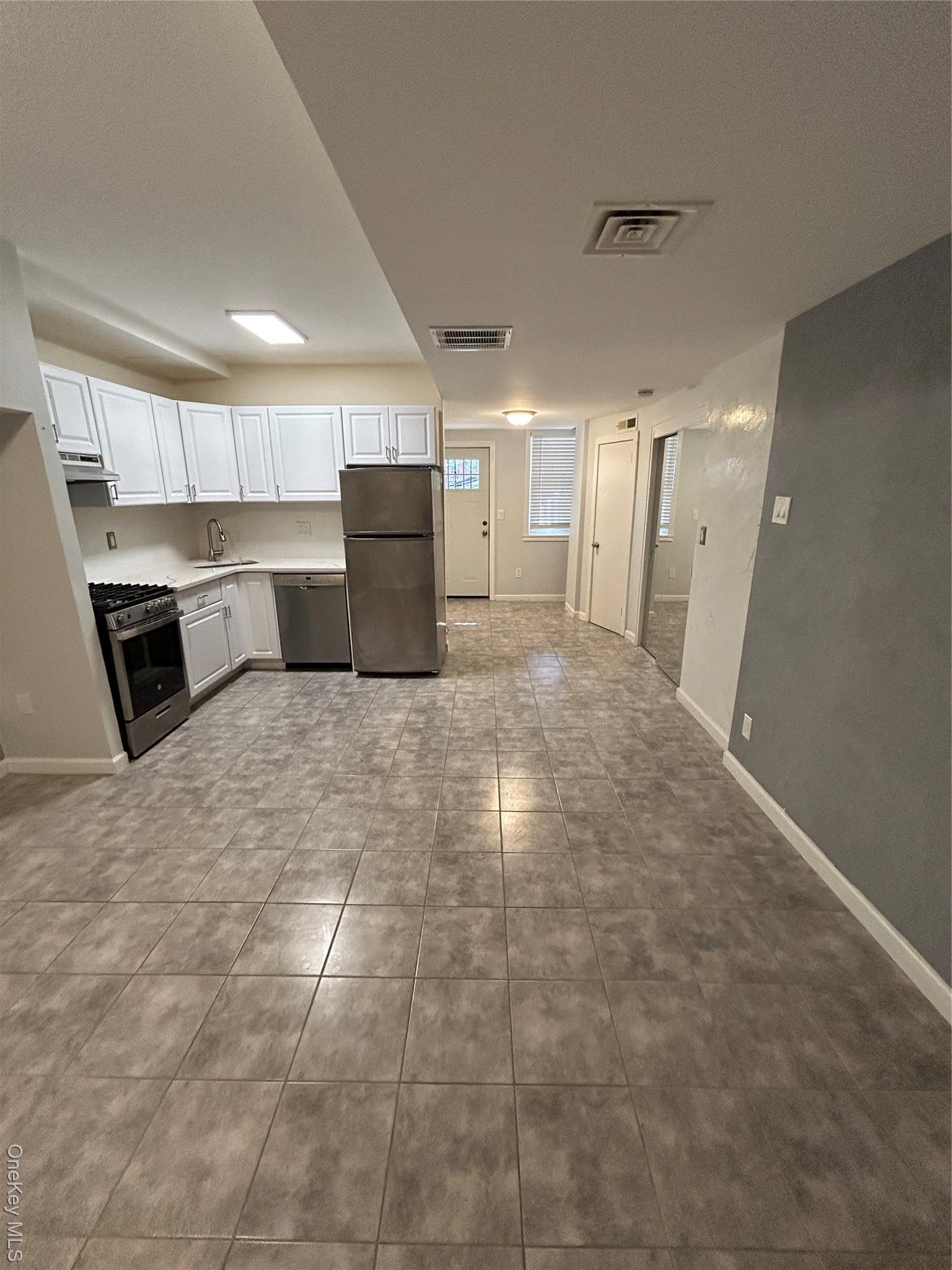Single Family Huntington  Bronx, NY 10465, MLS-983691-2