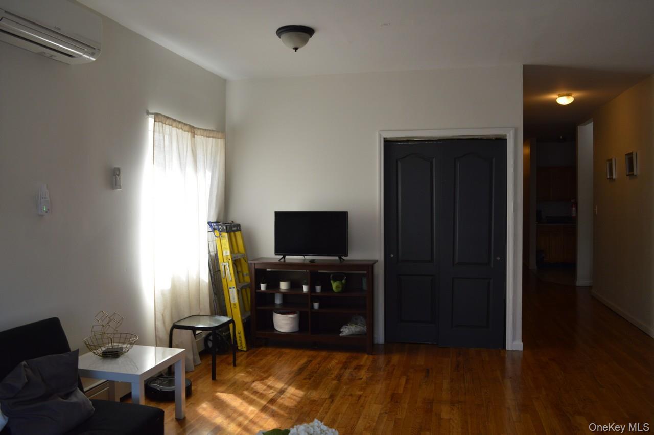 Single Family 47th Street Queens, NY 11377, MLS-983698-10