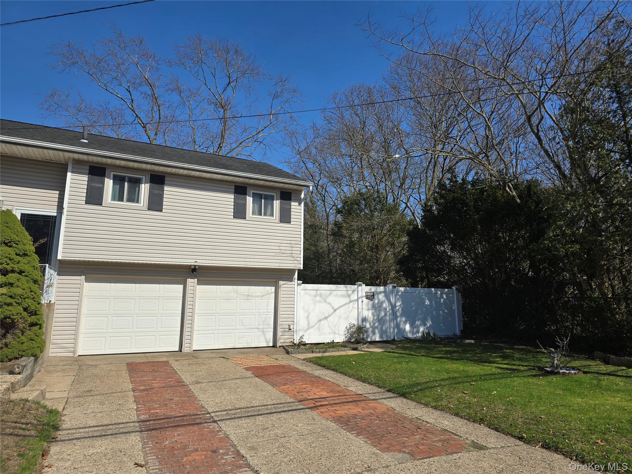 Single Family Newtown  Suffolk County, NY 11784, MLS-983706-3