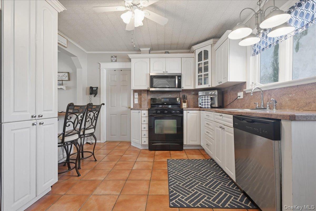 Single Family 4th  Suffolk County, NY 11757, MLS-983726-19