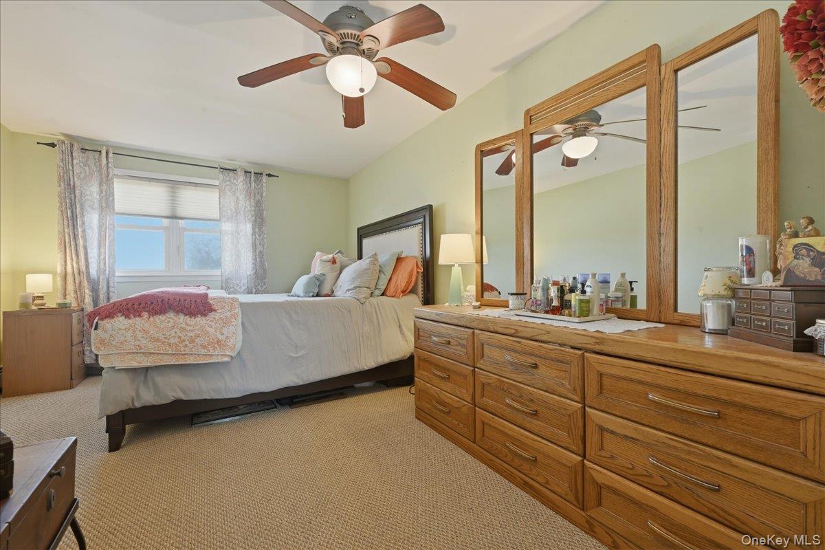 Single Family 4th  Suffolk County, NY 11757, MLS-983726-21