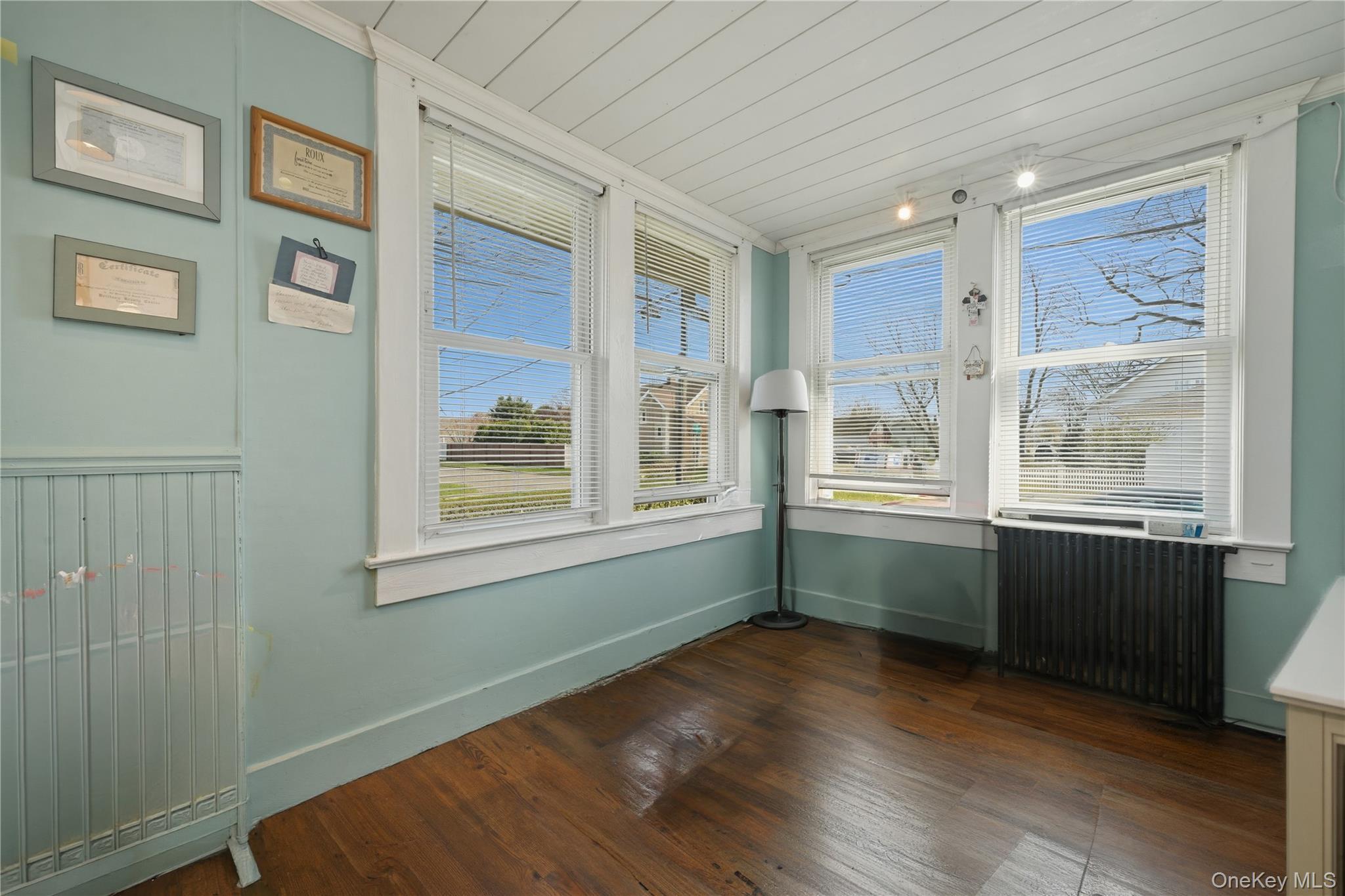Single Family 4th  Suffolk County, NY 11757, MLS-983726-25