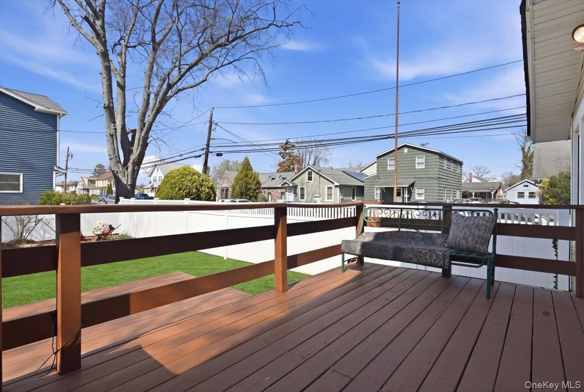 Single Family 4th  Suffolk County, NY 11757, MLS-983726-30