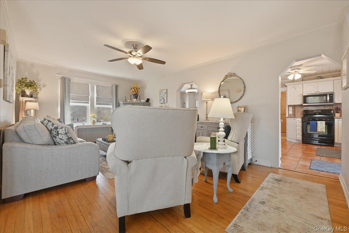 Single Family 4th  Suffolk County, NY 11757, MLS-983726-6