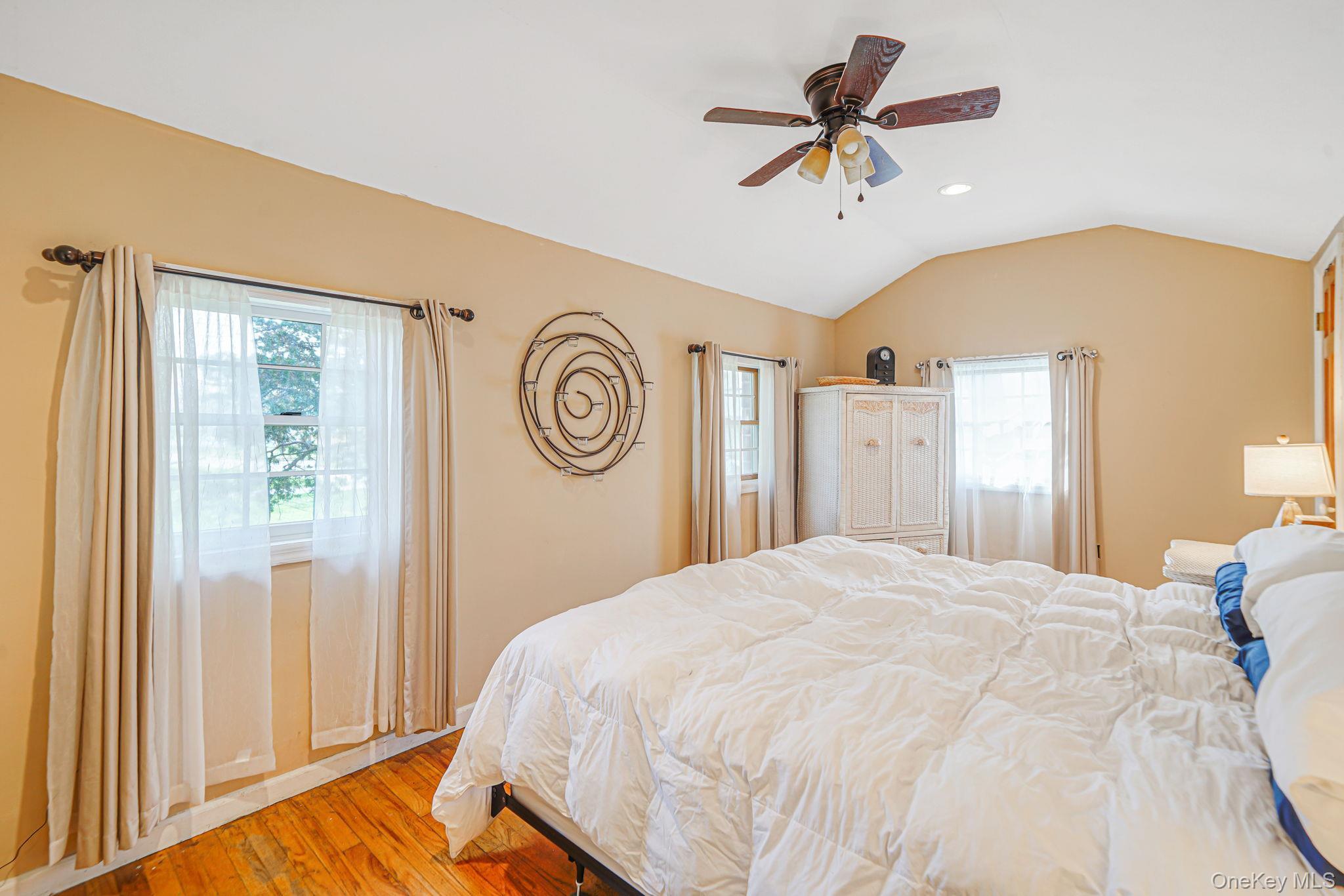 Single Family 4th  Suffolk County, NY 11780, MLS-983758-20