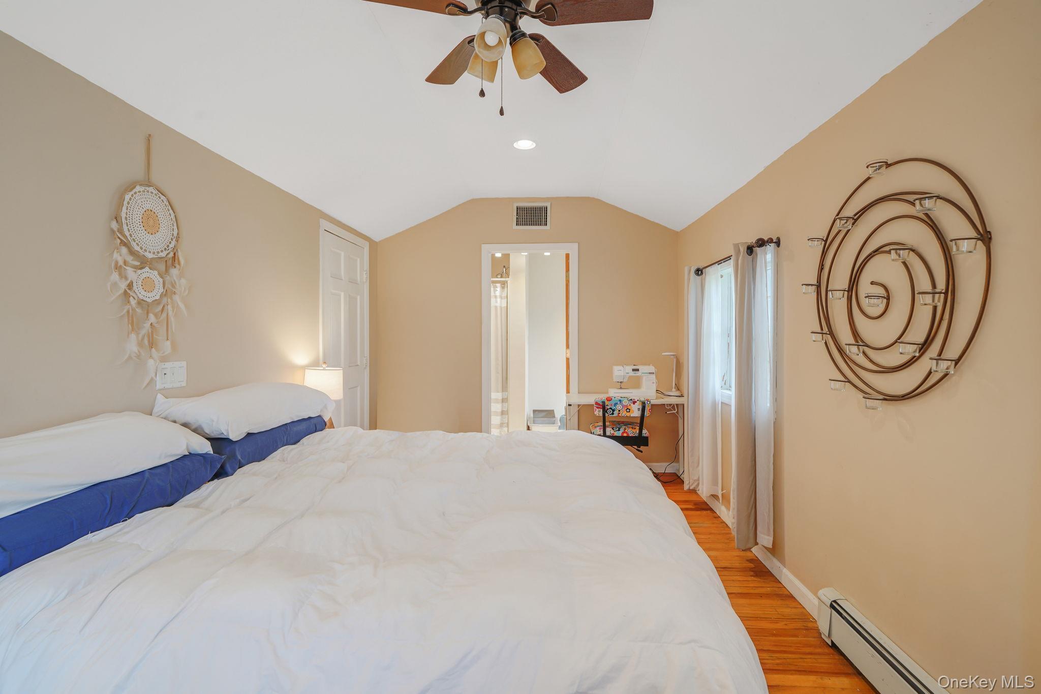 Single Family 4th  Suffolk County, NY 11780, MLS-983758-21