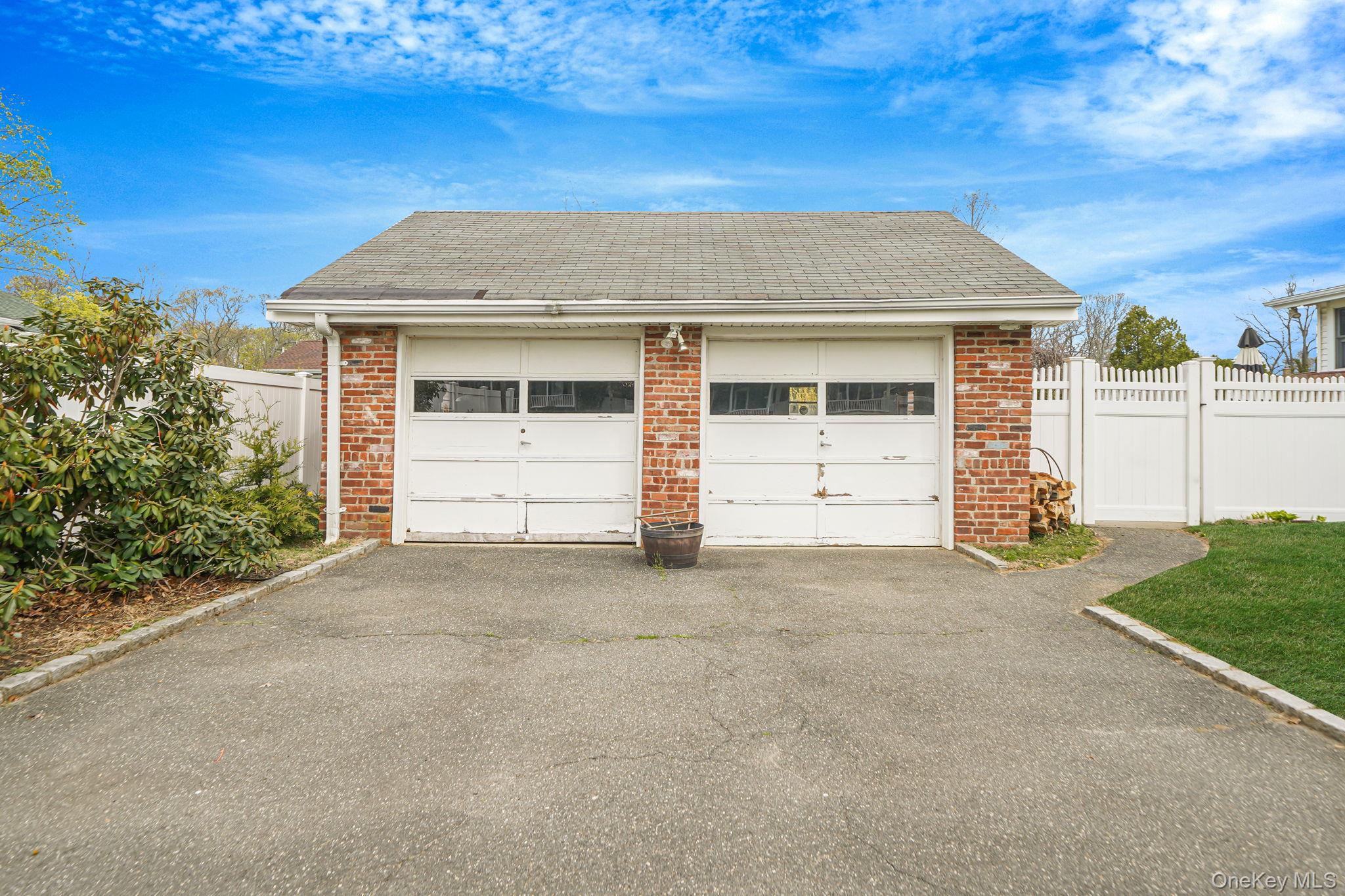 Single Family 4th  Suffolk County, NY 11780, MLS-983758-3