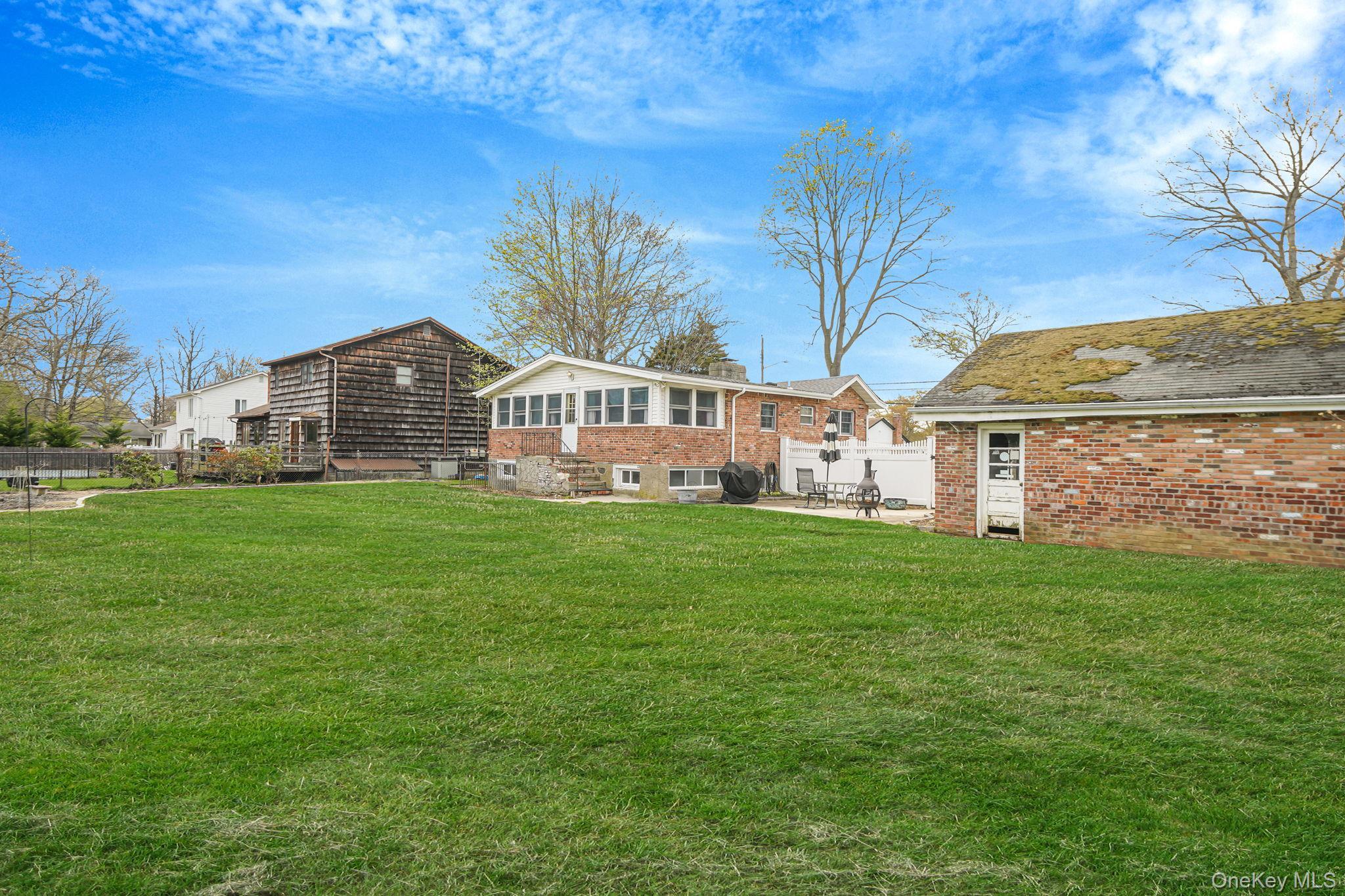 Single Family 4th  Suffolk County, NY 11780, MLS-983758-6