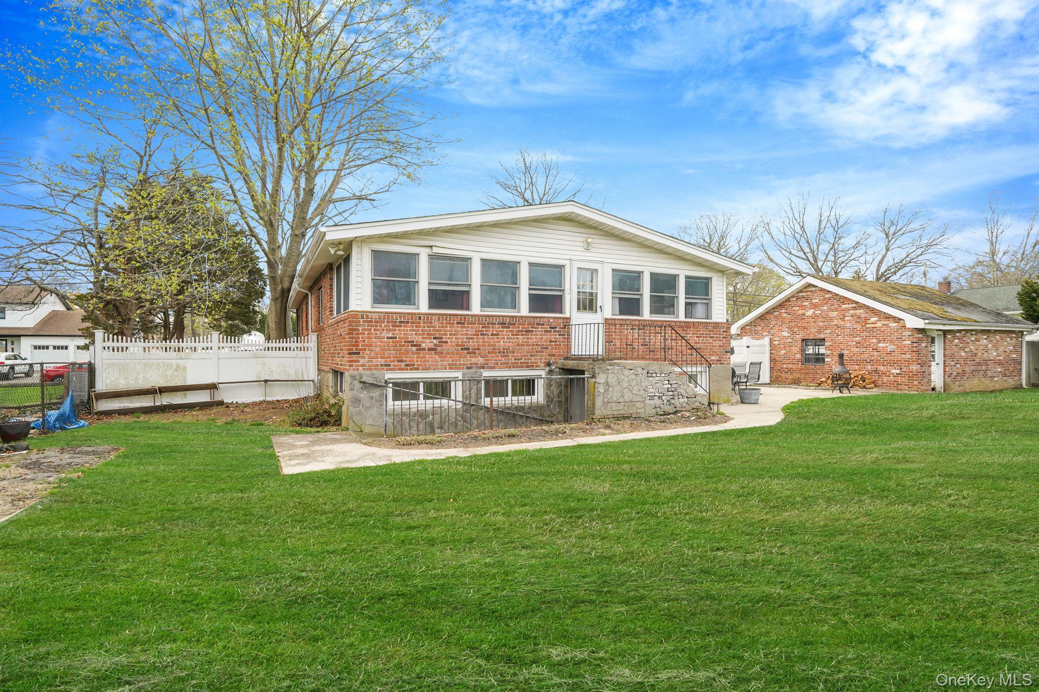 Single Family 4th  Suffolk County, NY 11780, MLS-983758-7