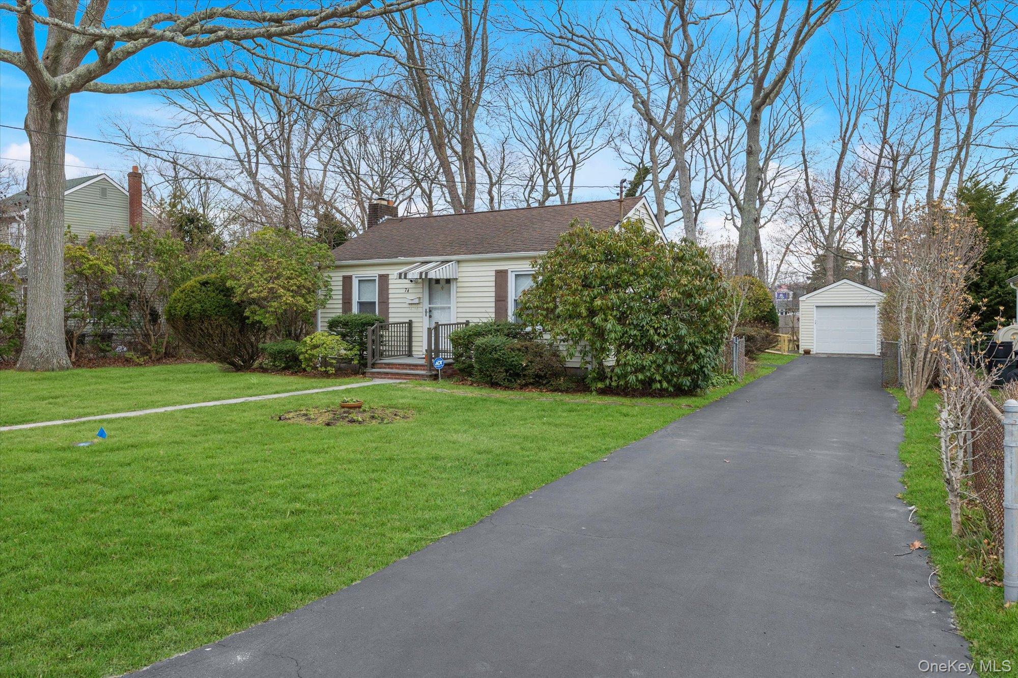 Single Family Country Club  Suffolk County, NY 11713, MLS-983778-20