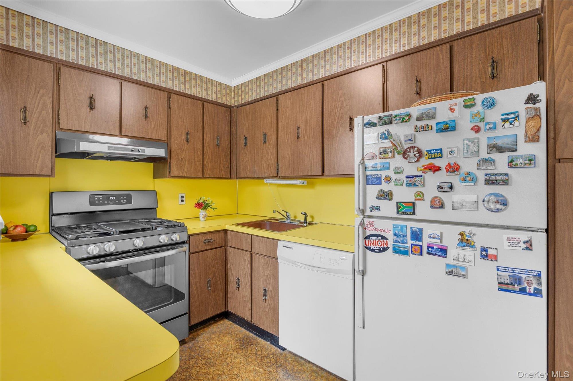 Single Family Country Club  Suffolk County, NY 11713, MLS-983778-8