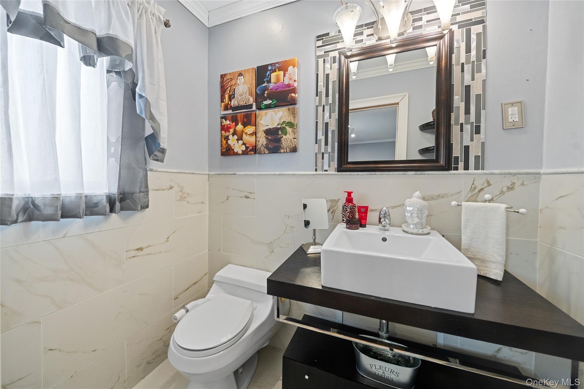Single Family Noon  Nassau County, NY 11520, MLS-983788-19