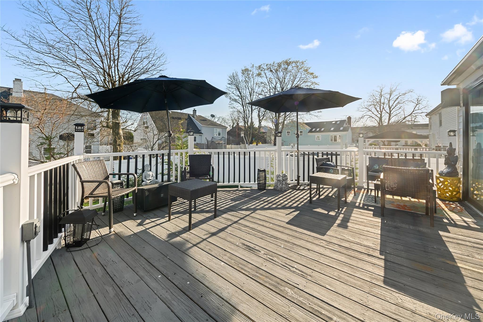 Single Family Noon  Nassau County, NY 11520, MLS-983788-23
